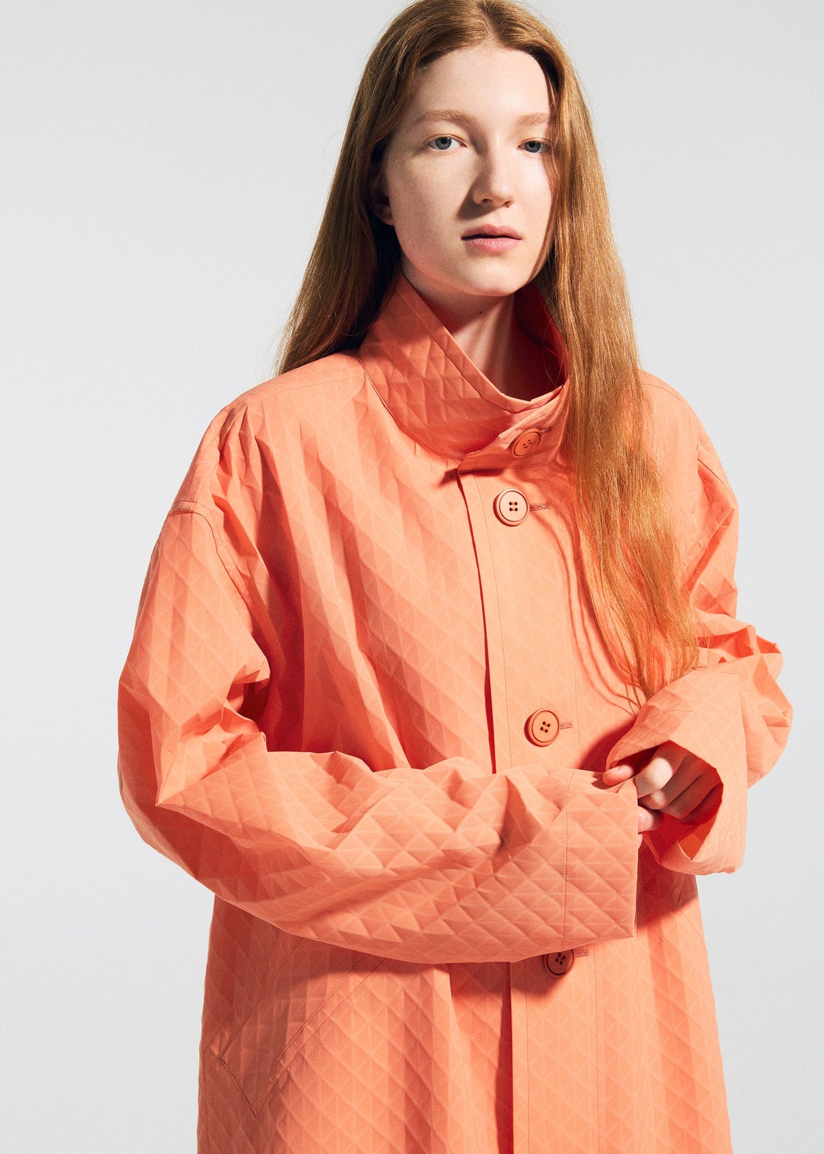 A model wears the A-Poc Able Issey Miyake TYPE T 001 1 prêt à porter.