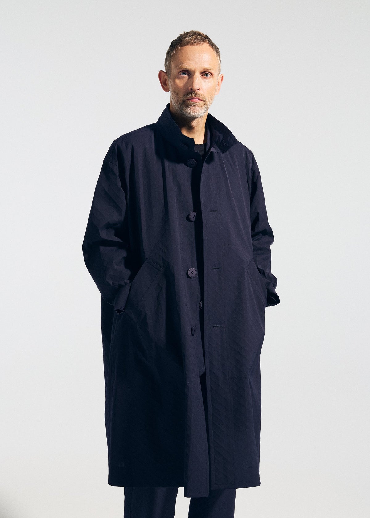 A model wears the A-Poc Able Issey Miyake TYPE T 001 1 prêt à porter.