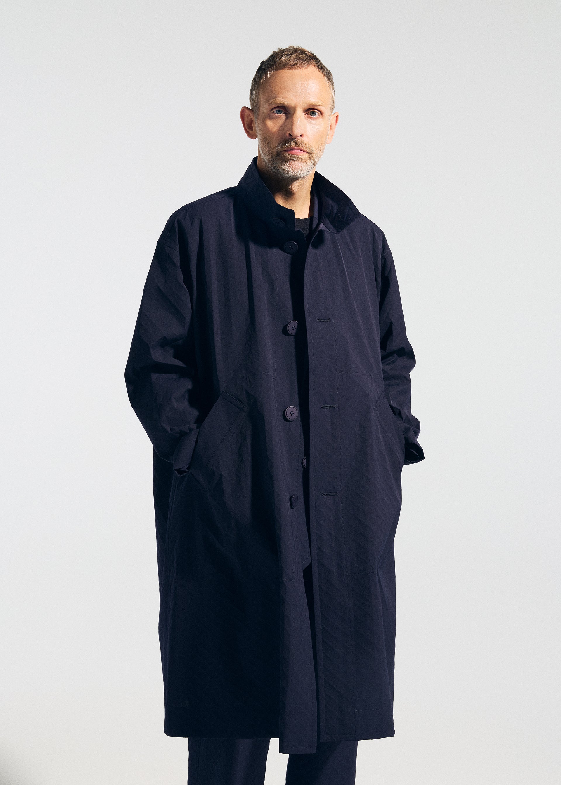 A model wears the A-Poc Able Issey Miyake TYPE T 001 1 prêt à porter.