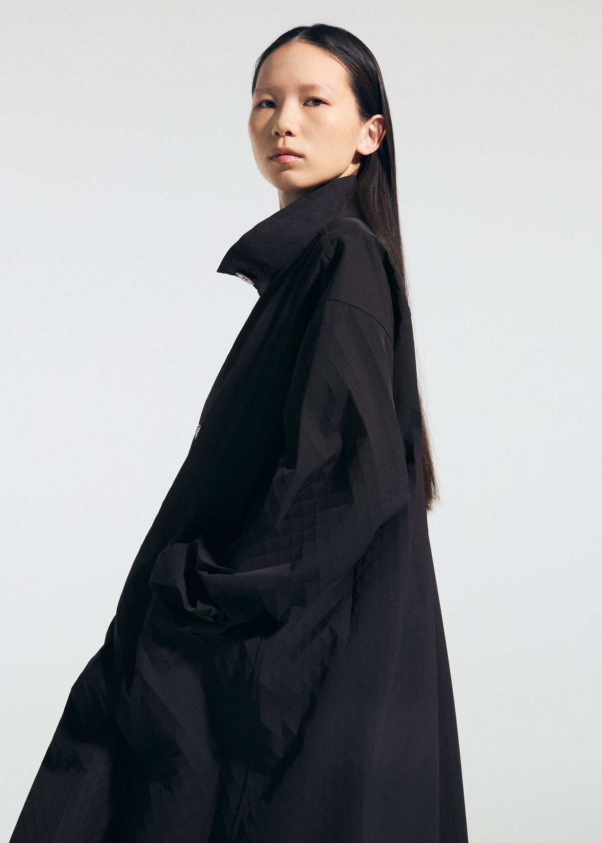 A model wears the A-Poc Able Issey Miyake TYPE T 001 1 prêt à porter.