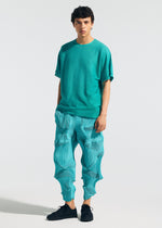 A model wears the A-Poc Able Issey Miyake TYPE O 003 prêt à porter.