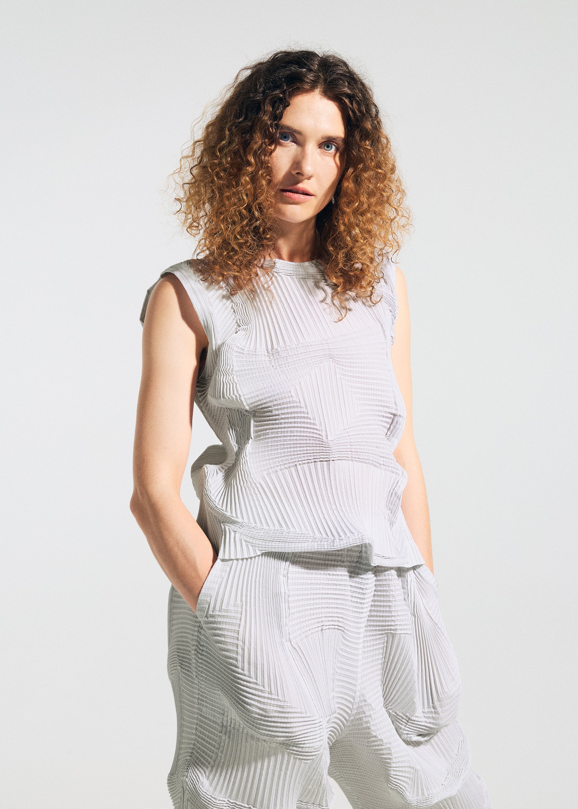 A model wears the A-Poc Able Issey Miyake TYPE O 003 prêt à porter.