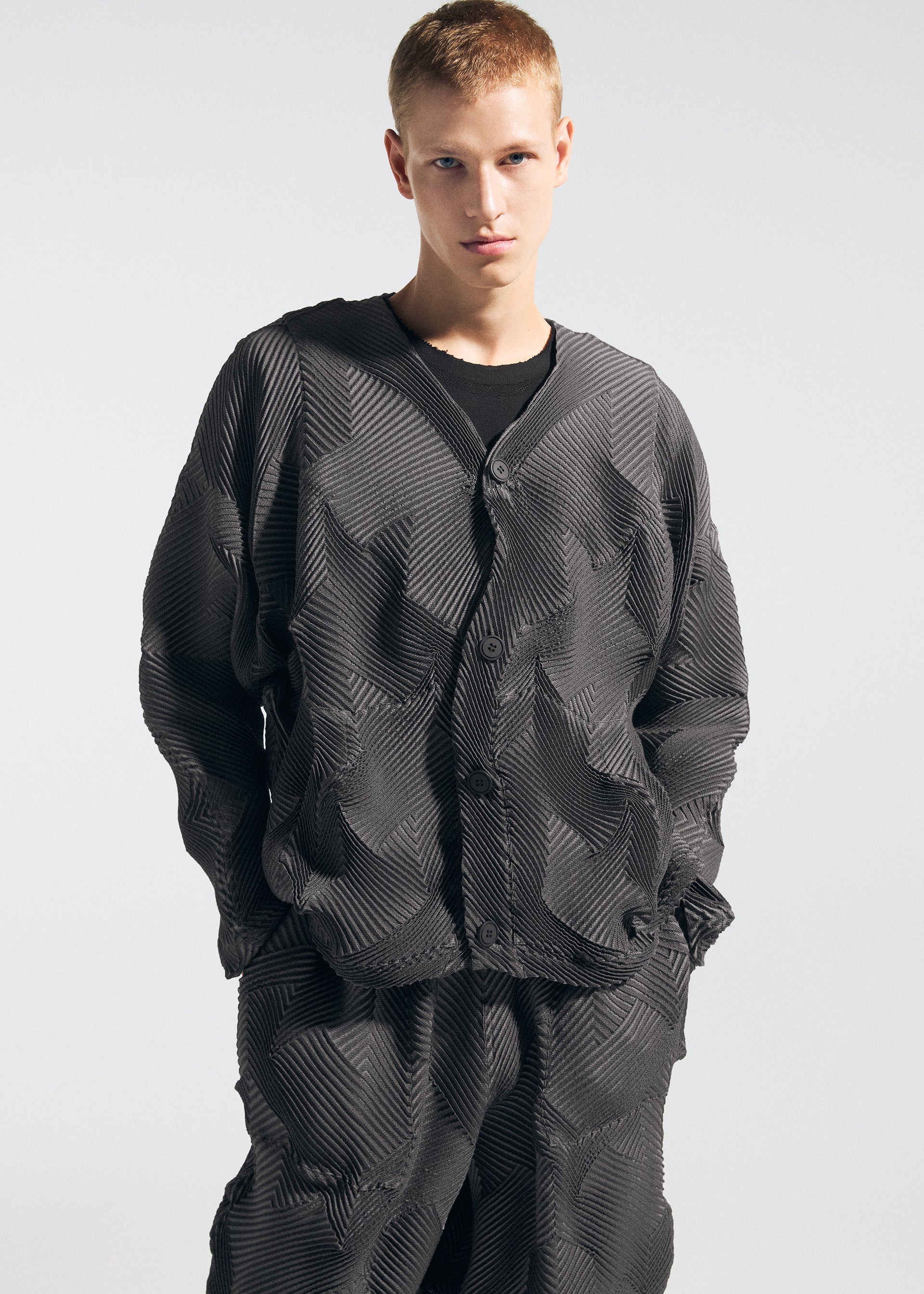 TYPE-O 010 Tapered Trousers Ice Grey – ISSEY MIYAKE EU