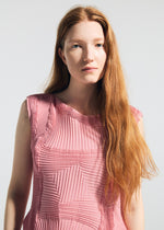 A model wears the A-Poc Able Issey Miyake TYPE O 003 prêt à porter.