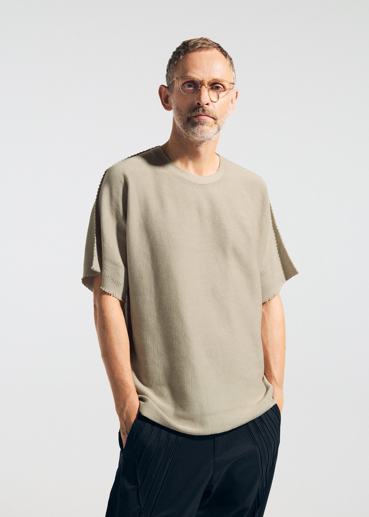 A model wears the A-Poc Able Issey Miyake TYPE A 001 1 prêt à porter.
