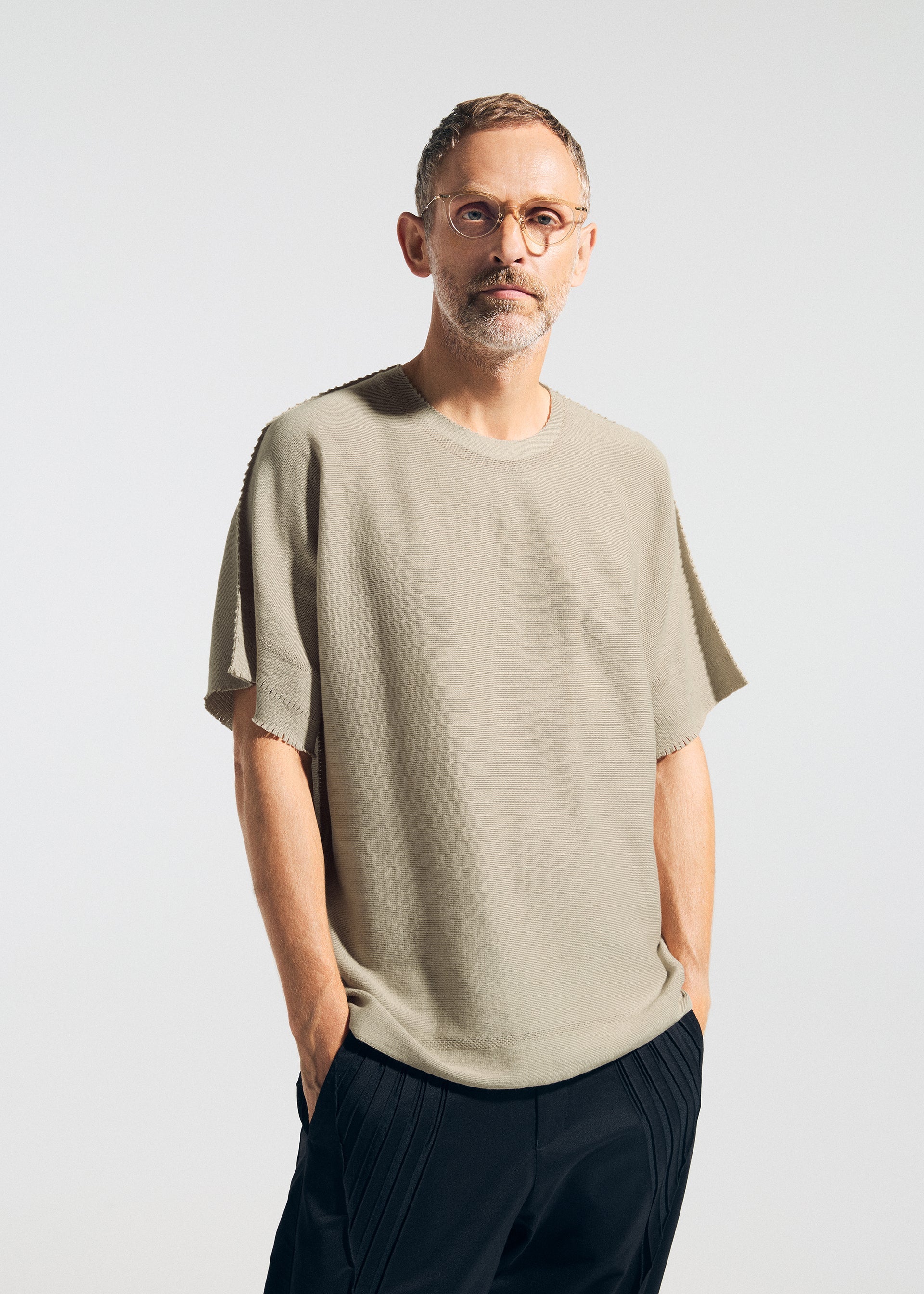 A model wears the A-Poc Able Issey Miyake TYPE A 001 1 prêt à porter.