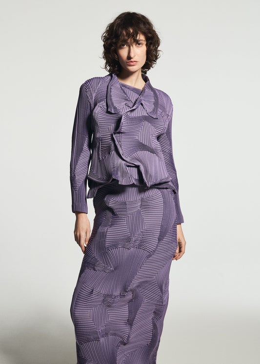 A model wears the A-POC ABLE ISSEY MIYAKE TYPE-O 003-1 jacket.