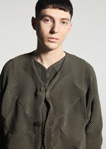 A model wears the A-POC ABLE ISSEY MIYAKE TYPE-O 010-1 cardigan.