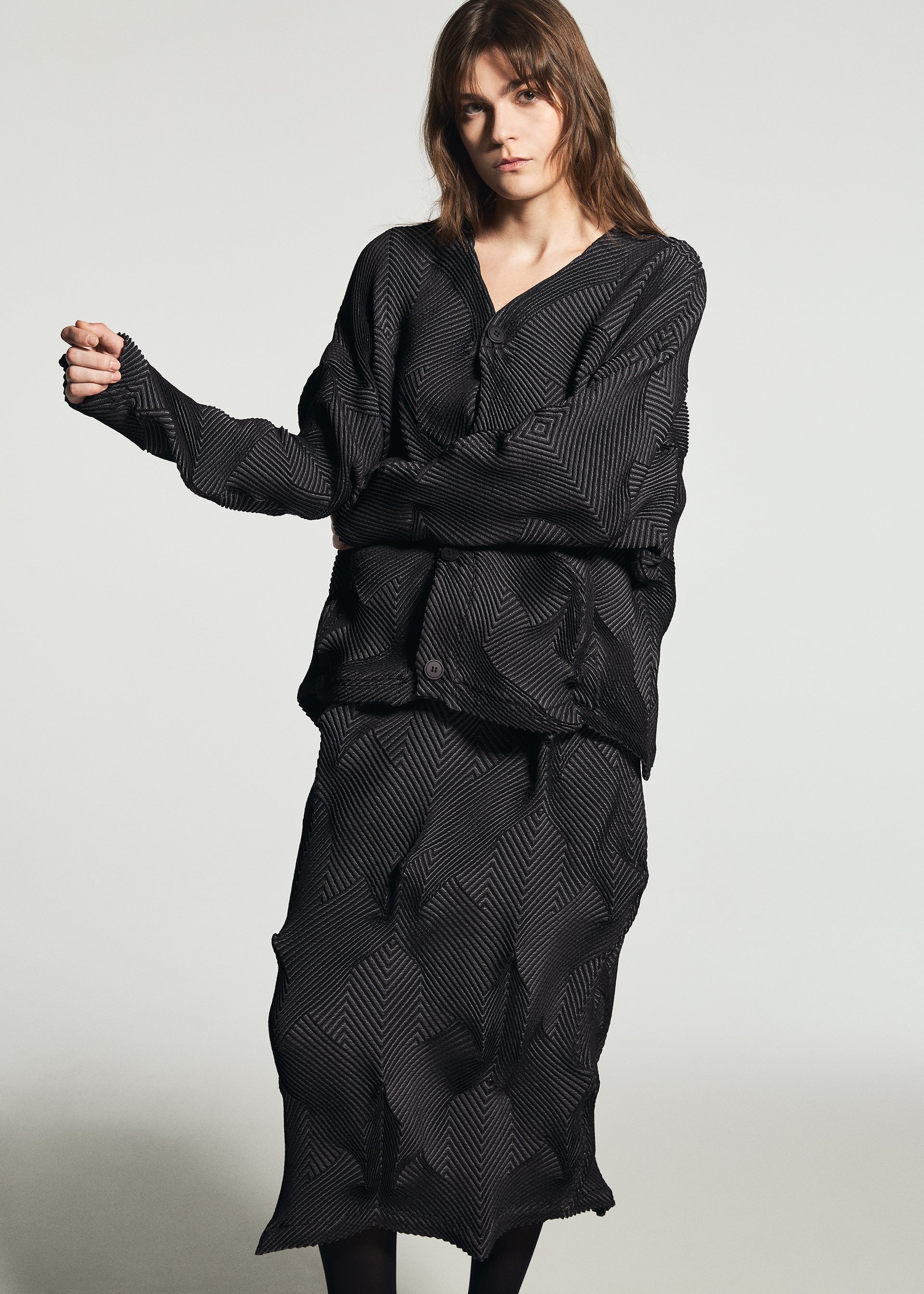 TYPE-O 010-1 Cardigan Grey-Hued – ISSEY MIYAKE EU