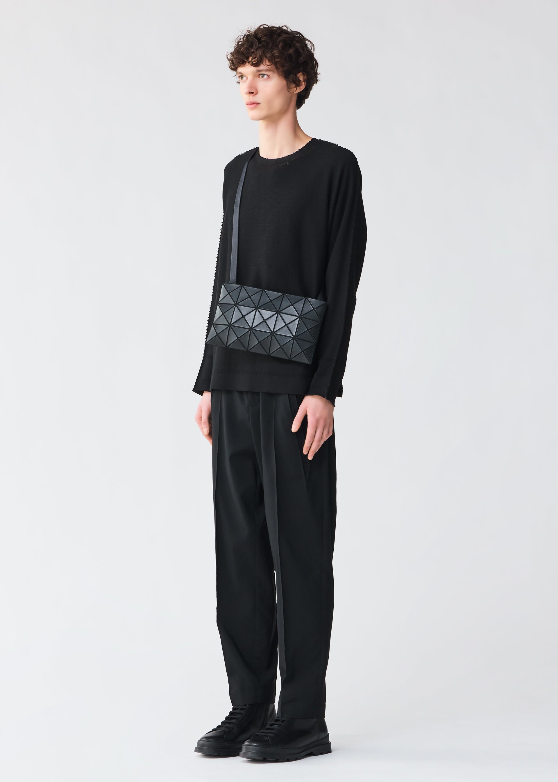 LUCENT MATTE Shoulder Bag Matte Black – ISSEY MIYAKE EU 