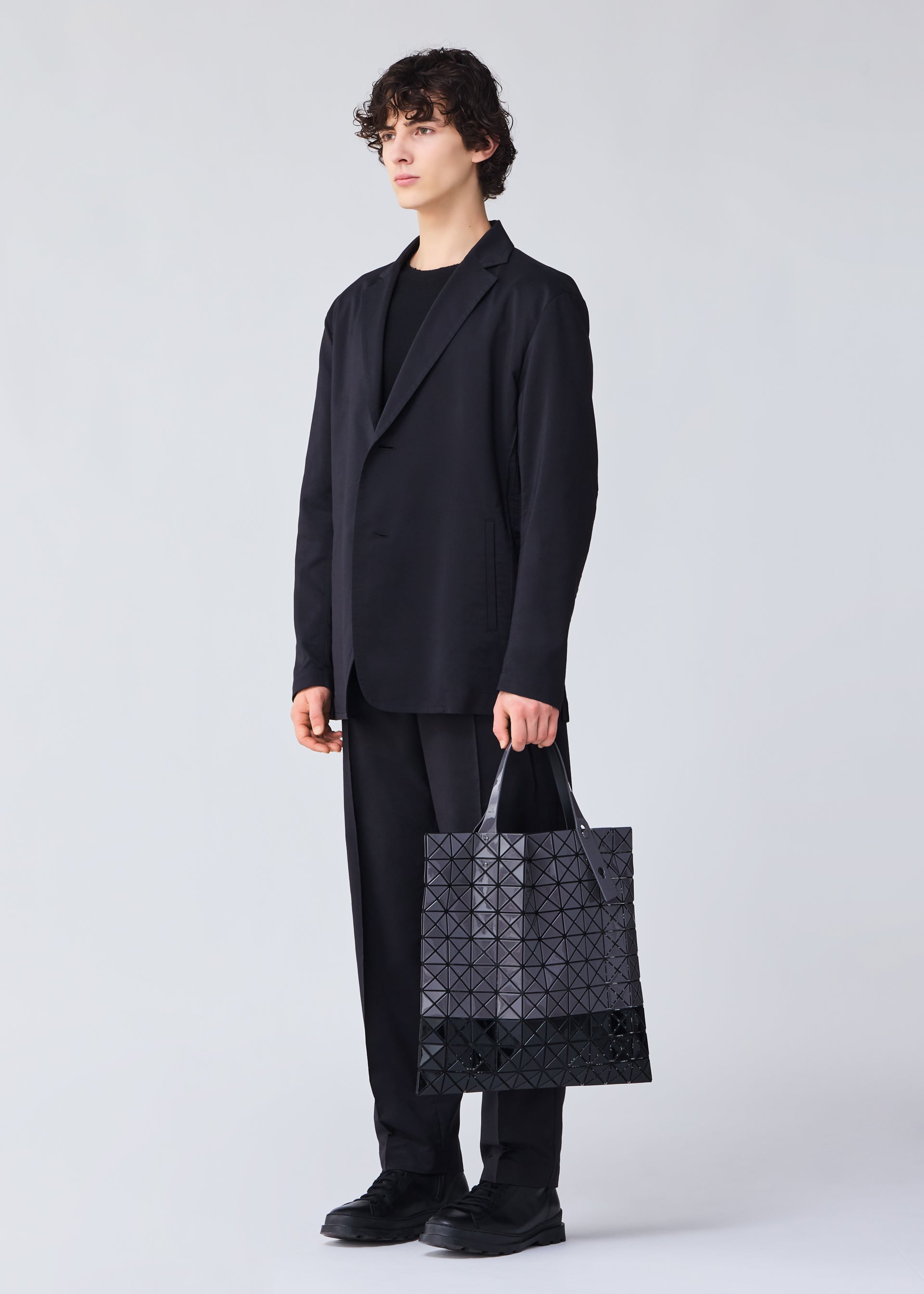 PRISM BI-COLOR Tote Bag Dark Grey x Black – ISSEY MIYAKE EU