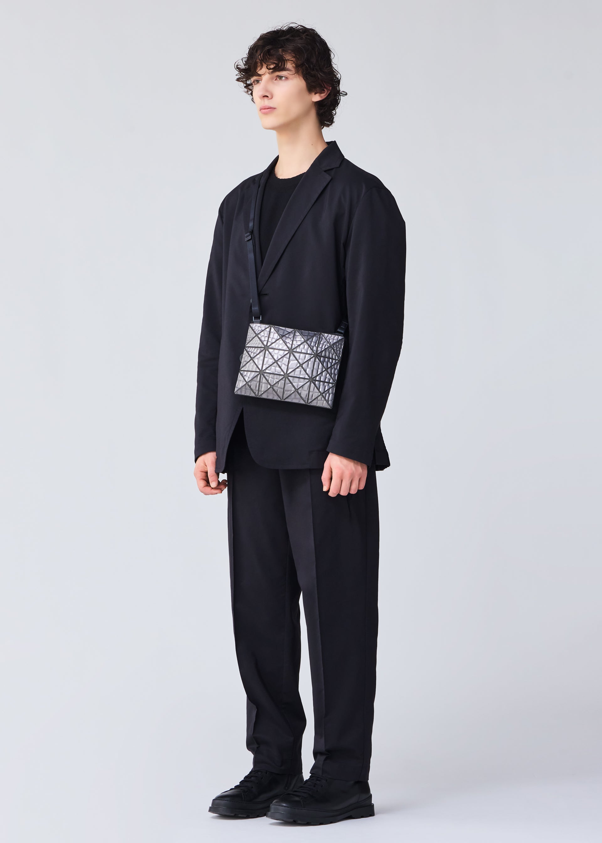 META KAIJU Crossbody Gunmetal – ISSEY MIYAKE EU