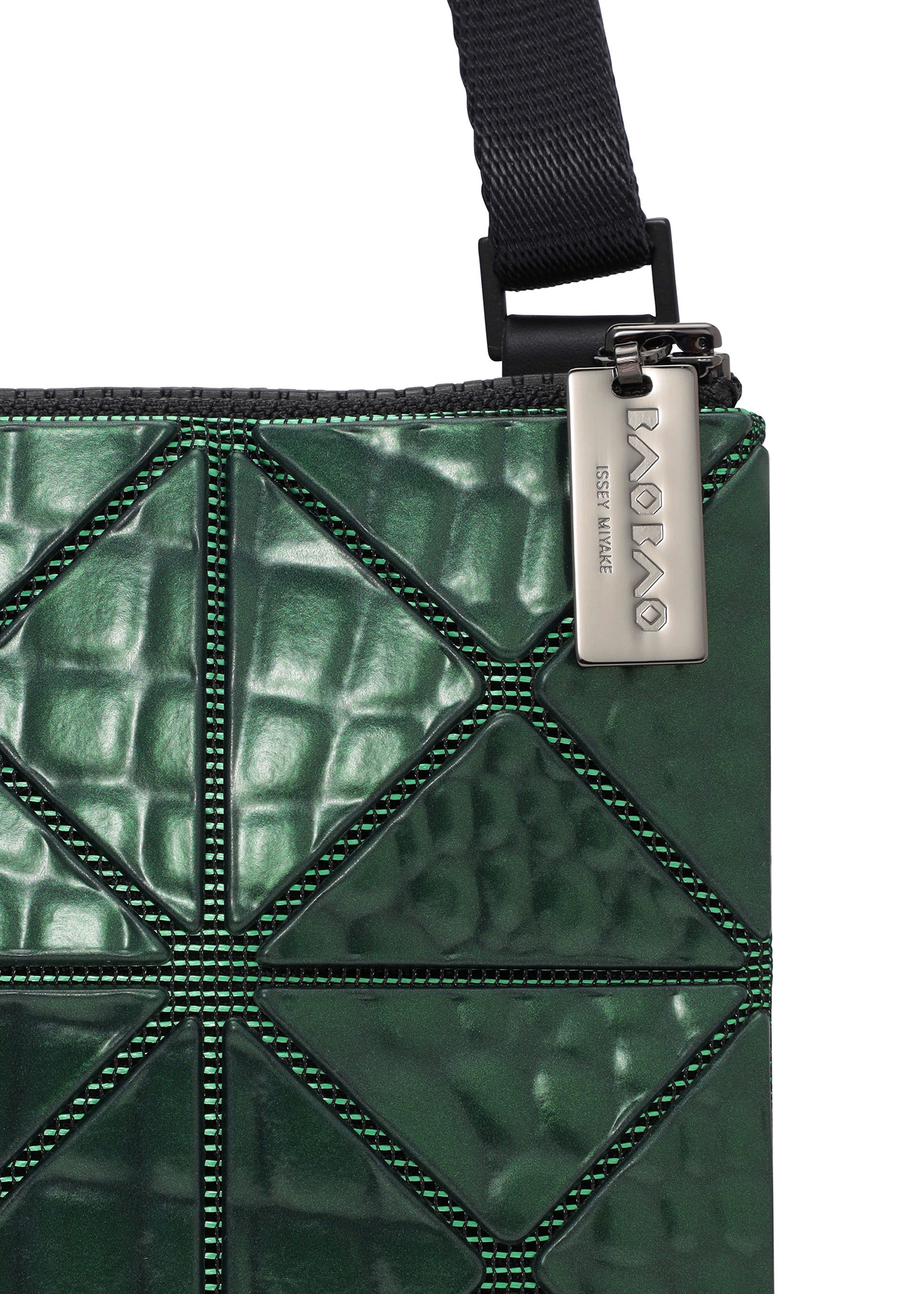 META KAIJU Crossbody Gunmetal – ISSEY MIYAKE EU
