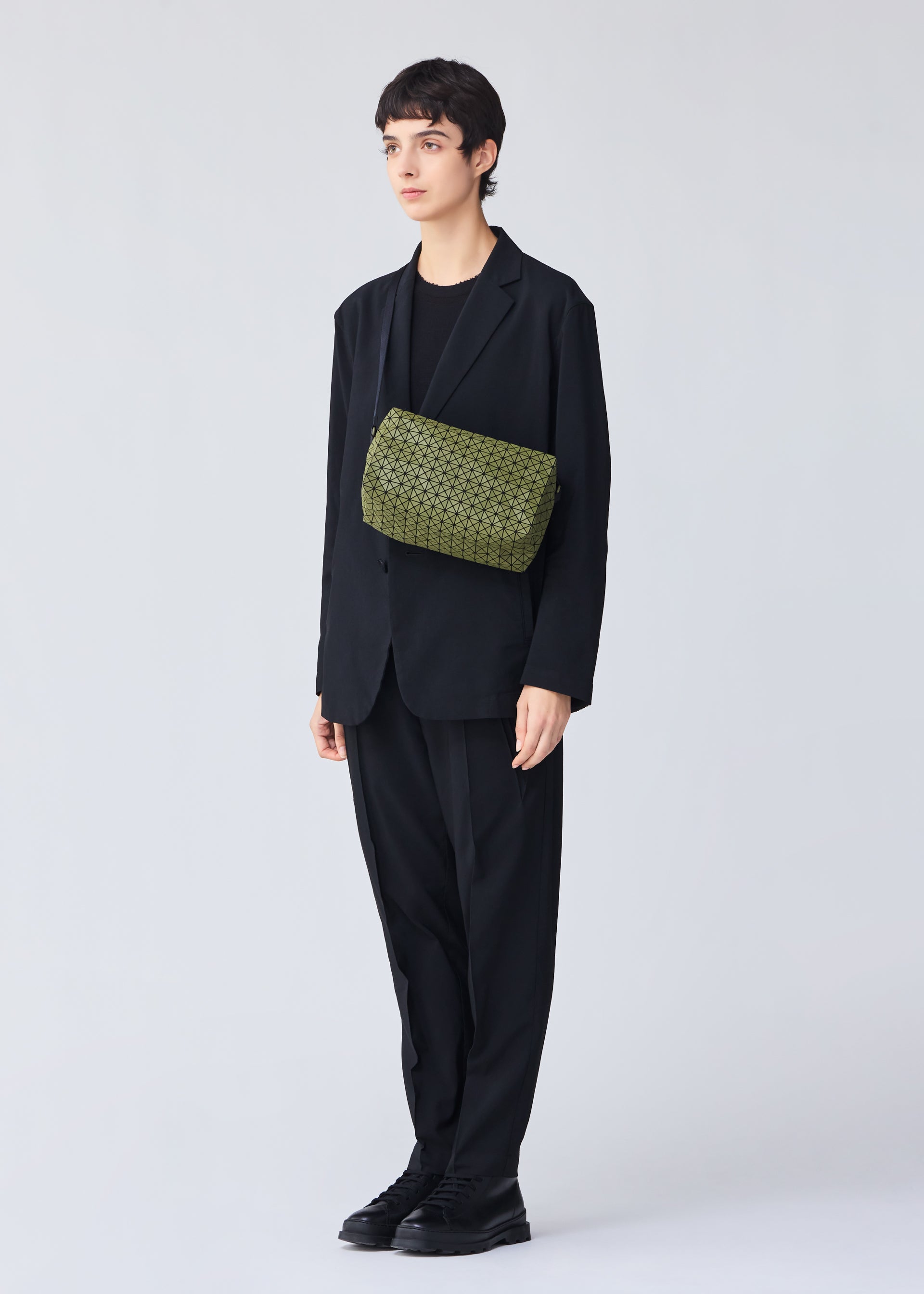 SADDLE BAG Shoulder Bag Khaki – ISSEY MIYAKE EU