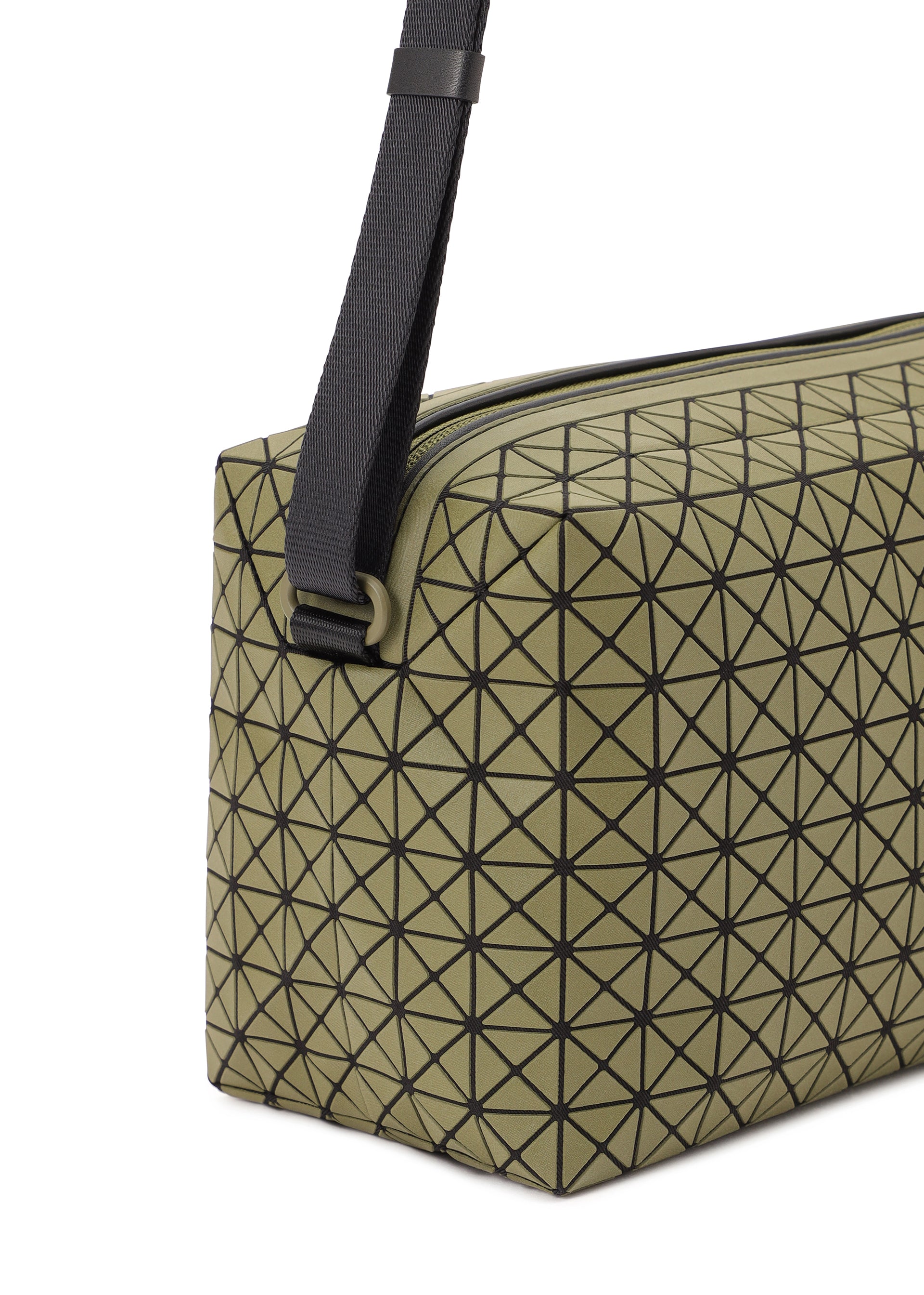 SADDLE BAG Shoulder Bag Khaki – ISSEY MIYAKE EU