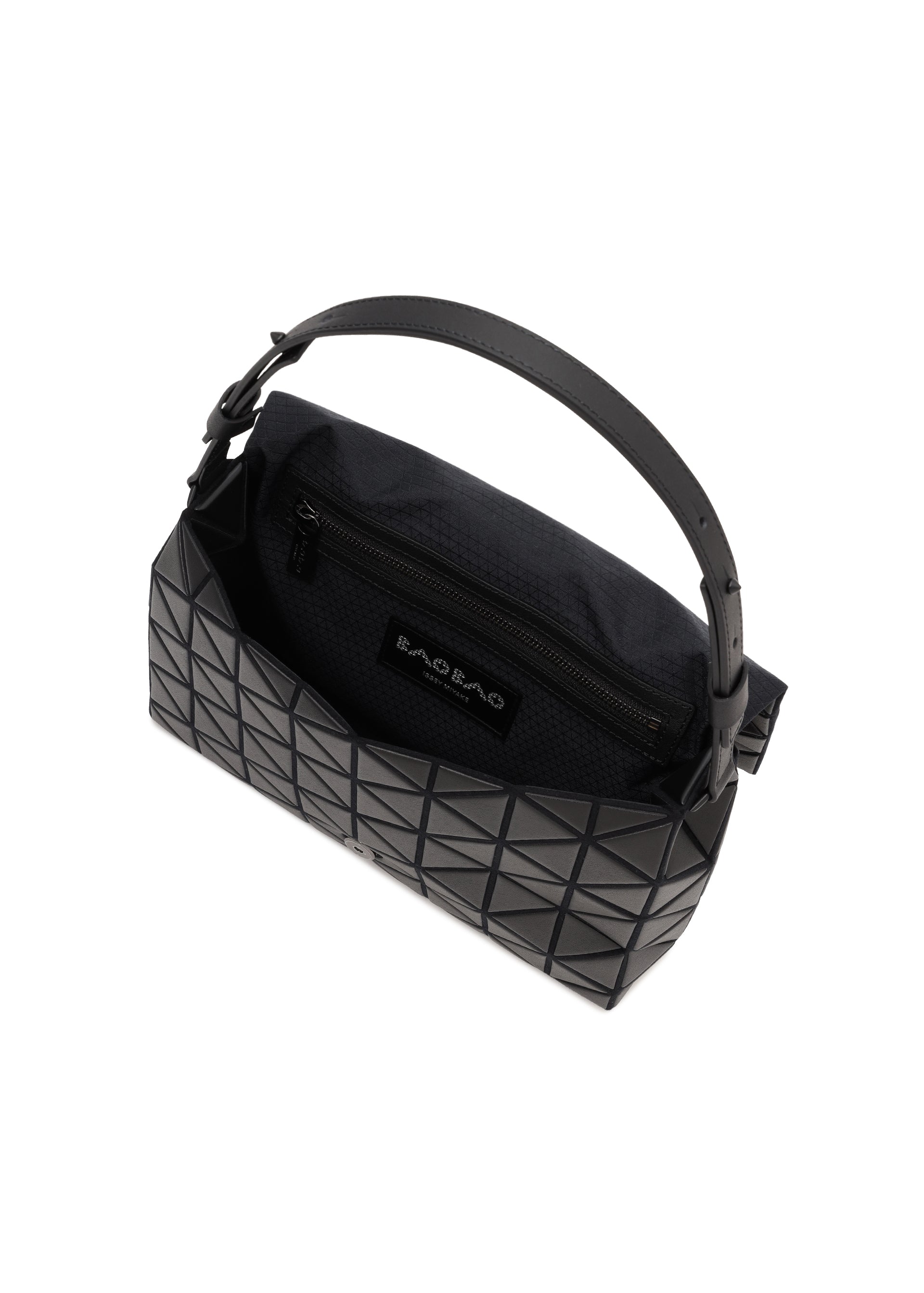 A detail shot of the BAOBAO ISSEY MIYAKE FOSSETTE shoulder bag(large).