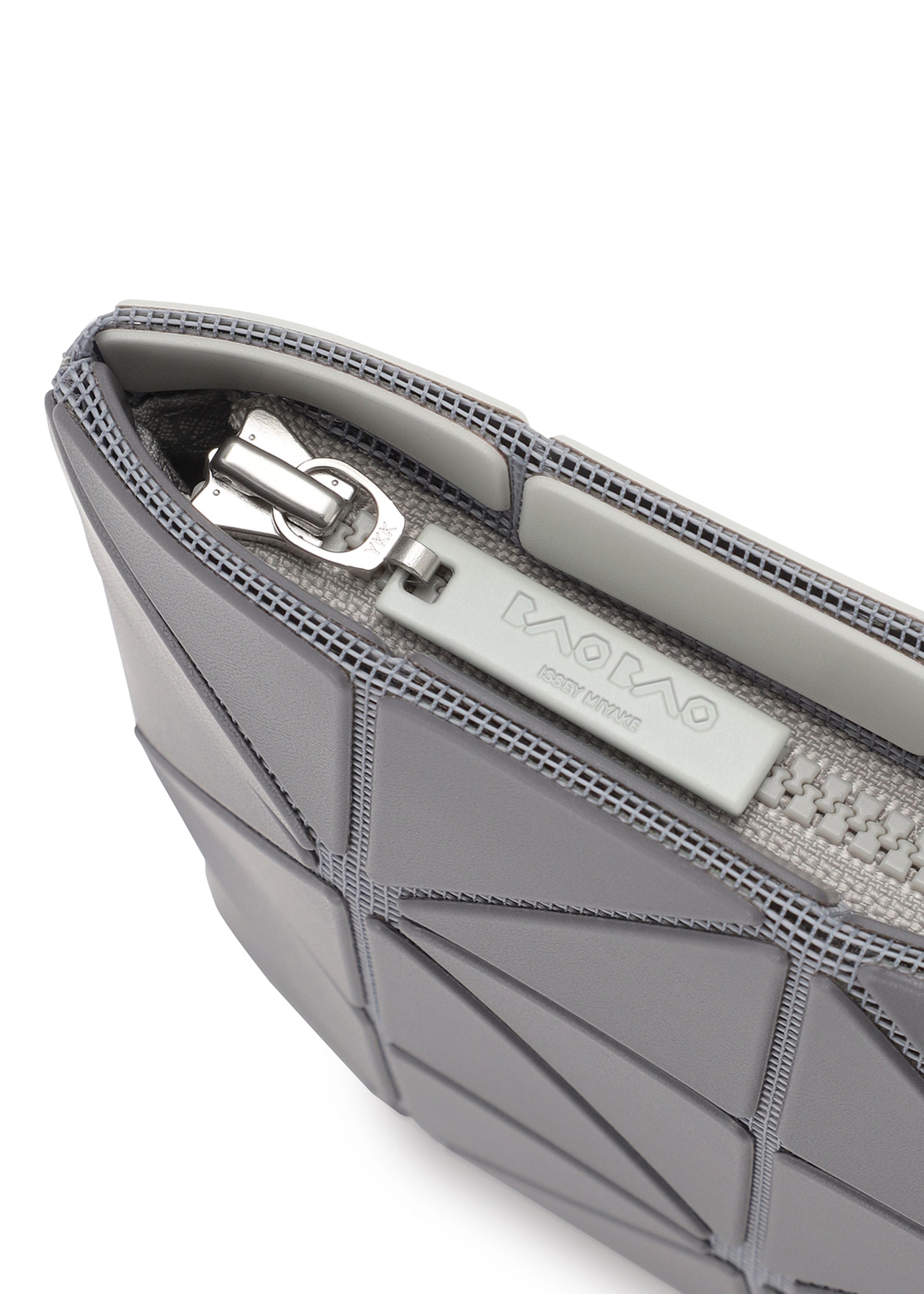 LUCENT W COLOR Pouch Beige x Light Beige – ISSEY MIYAKE EU