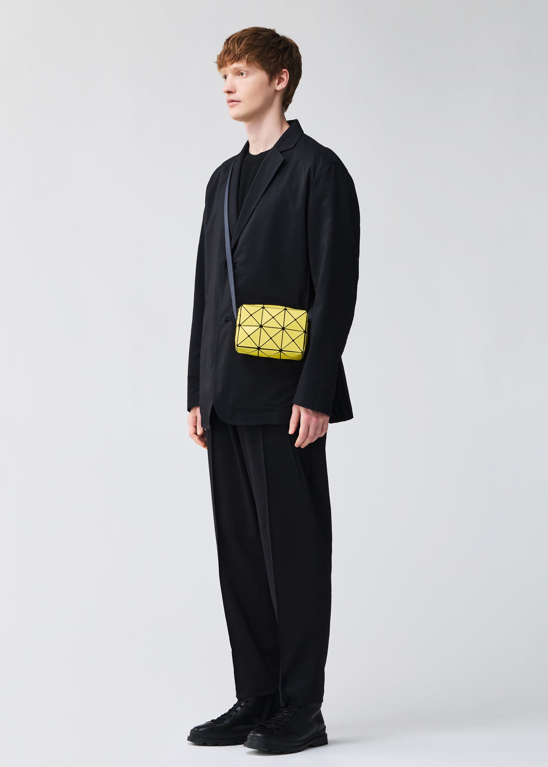 BAO BAO ISSEY MIYAKE CUBOIDショルダー CUBOID Shoulder Bag Yellow – ISSEY MIYAKE EU