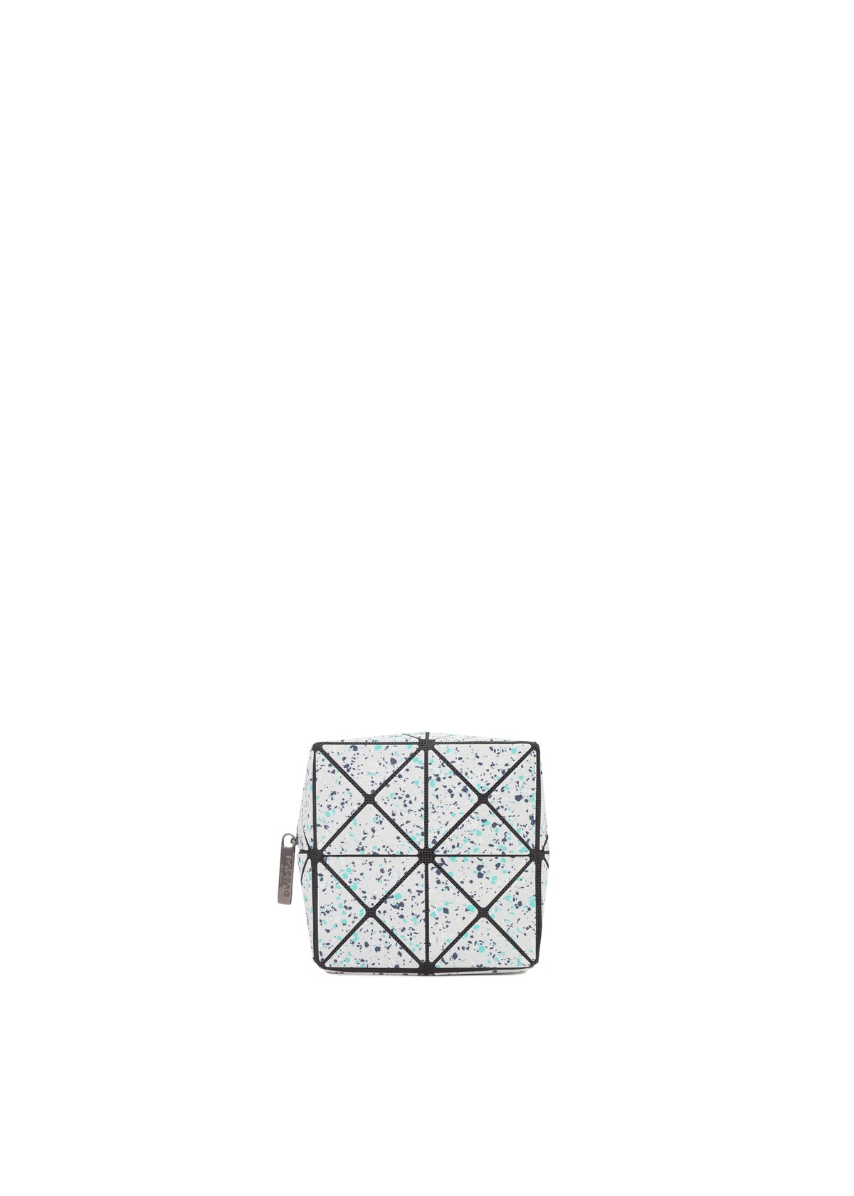 A product shot of the BAOBAO ISSEY MIYAKE WEEKENDERM pouch in special white (09), recurring_style.