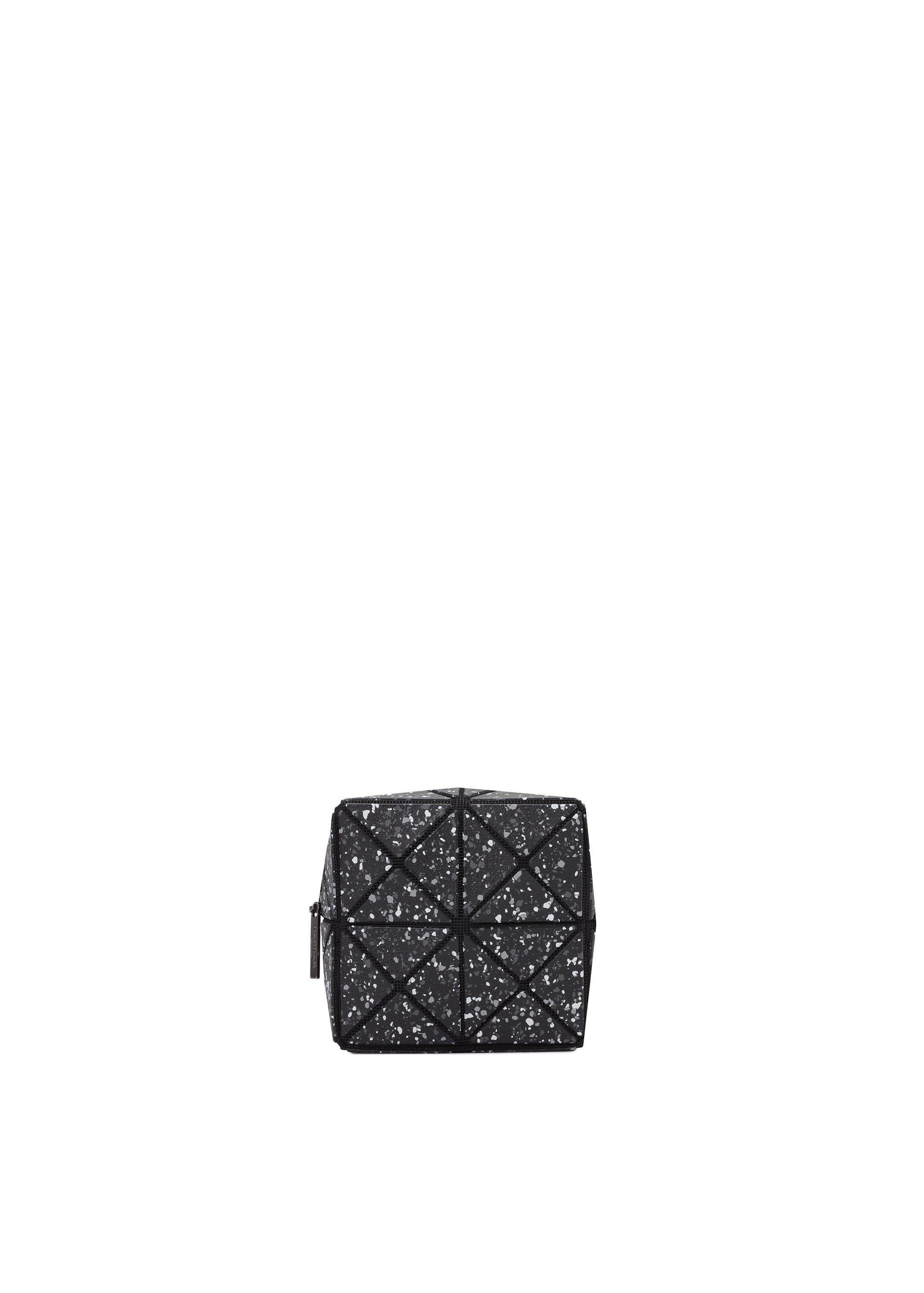 A product shot of the BAOBAO ISSEY MIYAKE WEEKENDERM pouch in special black (17), recurring_style.