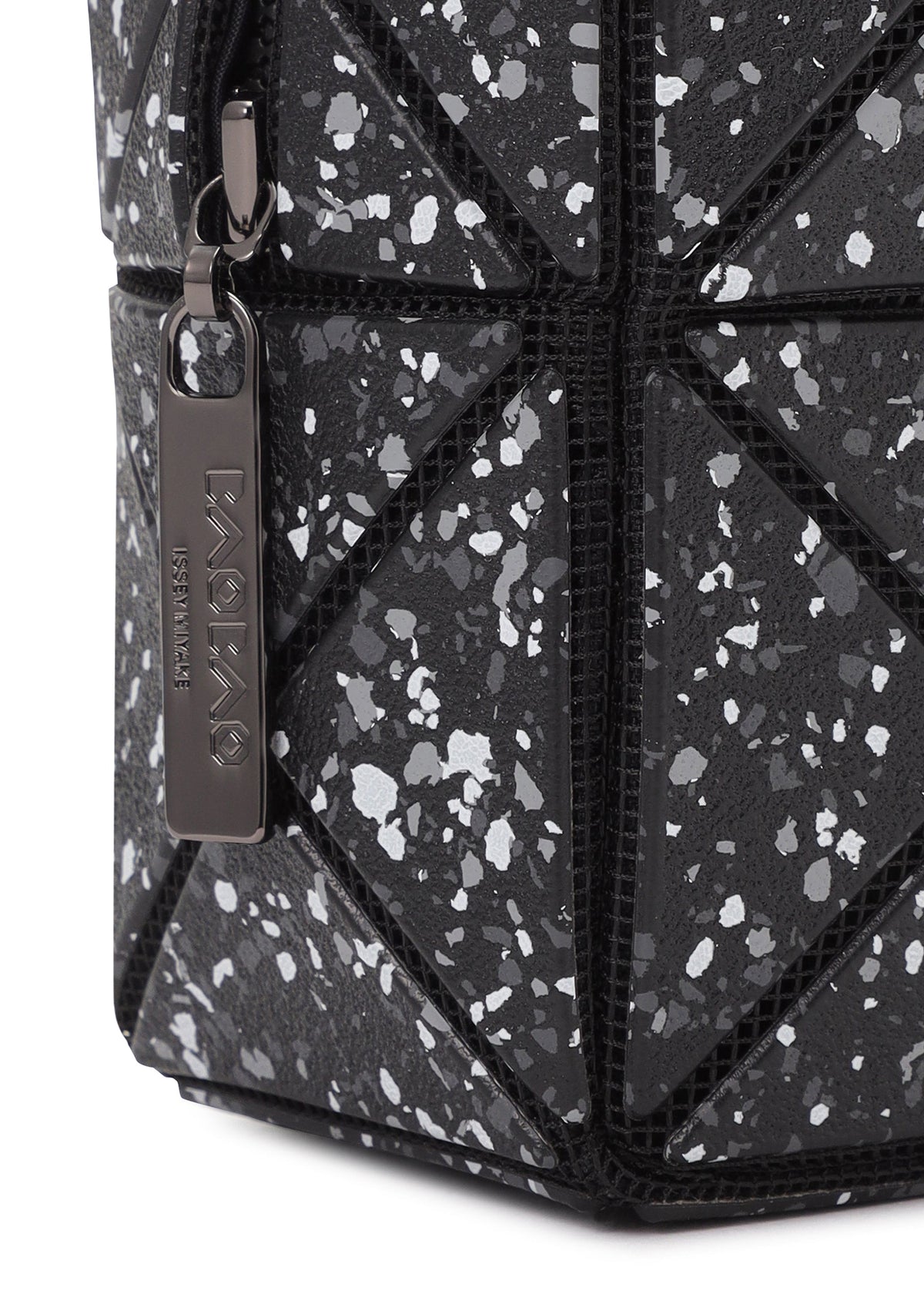 A detail shot of the BAOBAO ISSEY MIYAKE WEEKENDERM pouch.