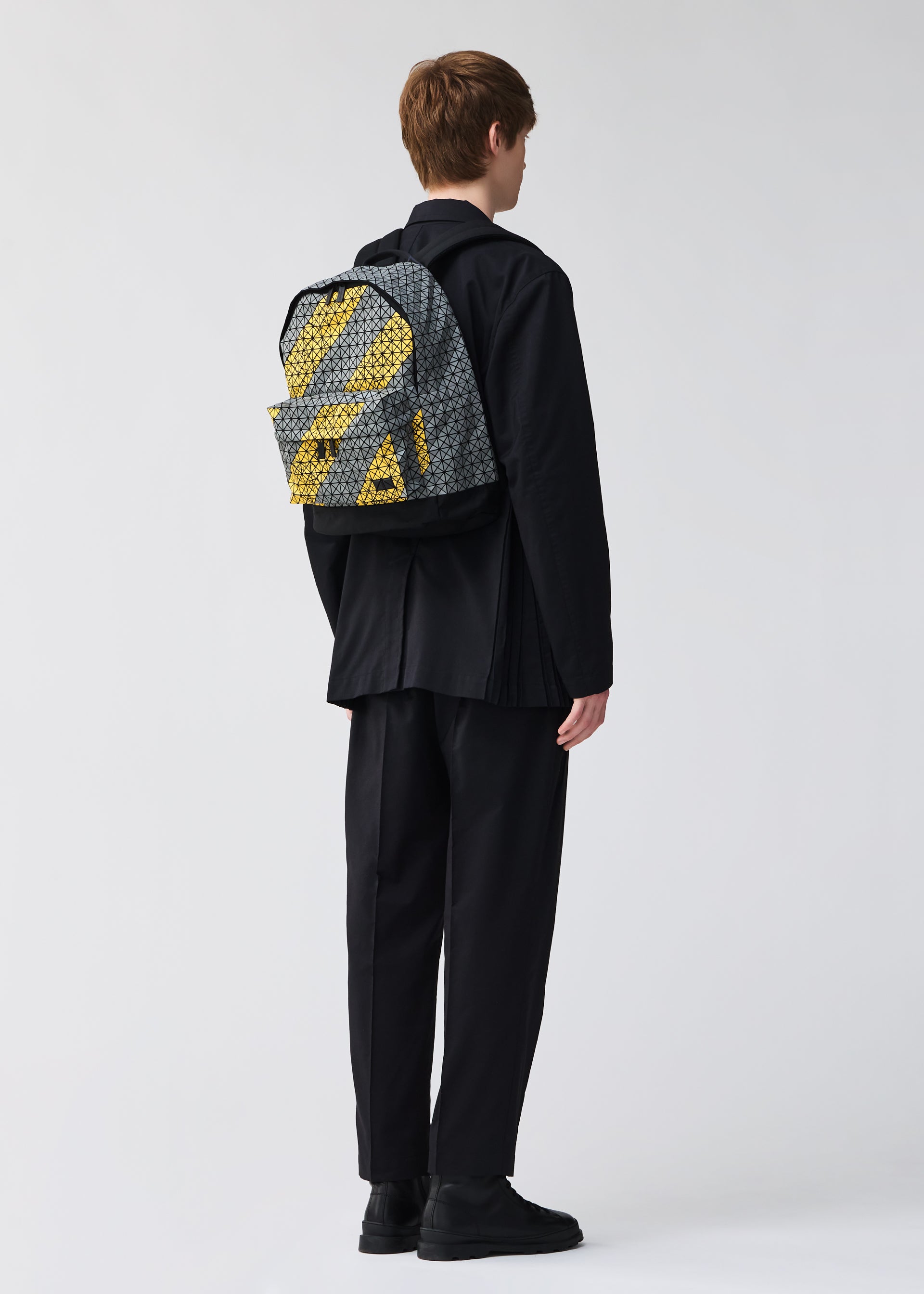DAYPACK AUTOBAHN Backpack Dark Grey x Yellow – ISSEY MIYAKE EU