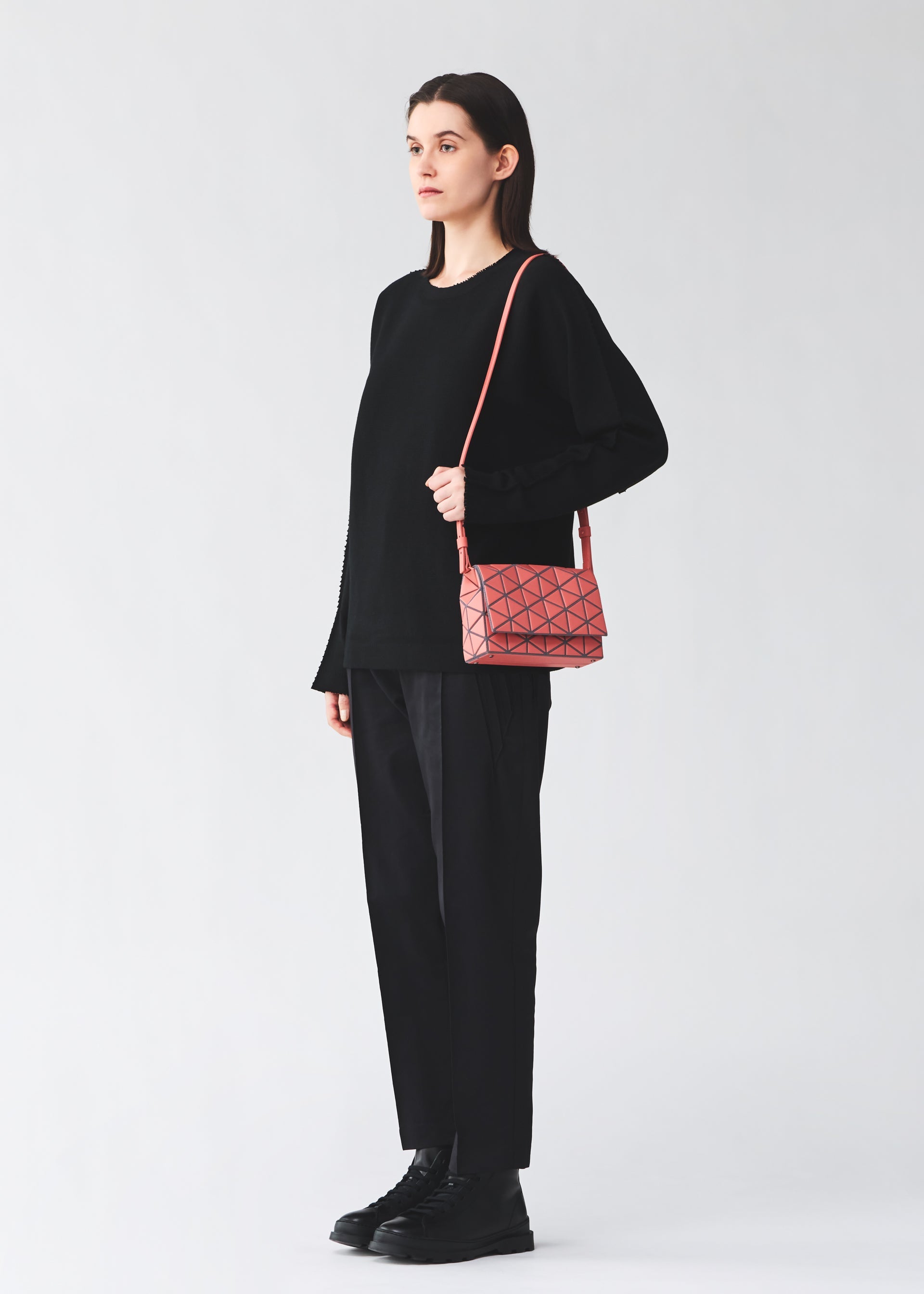 FOSSETTE Shoulder bag Coral Red – ISSEY MIYAKE EU