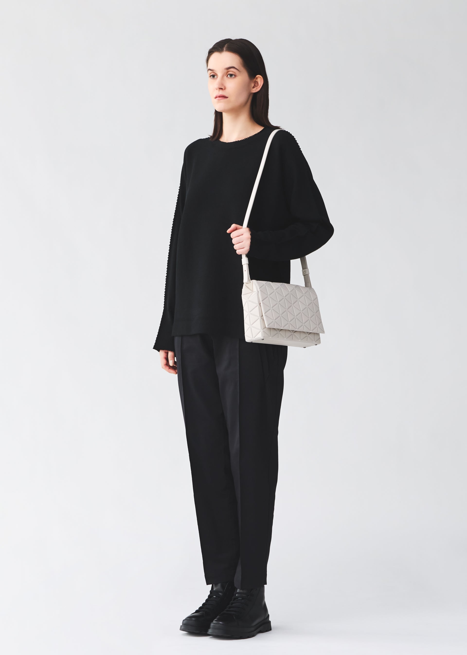 FOSSETTE Shoulder bag Beige – ISSEY MIYAKE EU