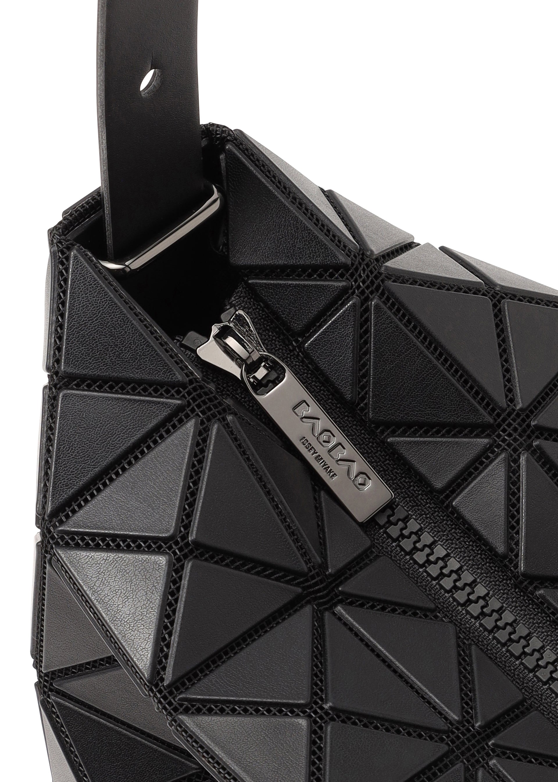 VALLEY Hand bag Matte Black – ISSEY MIYAKE EU