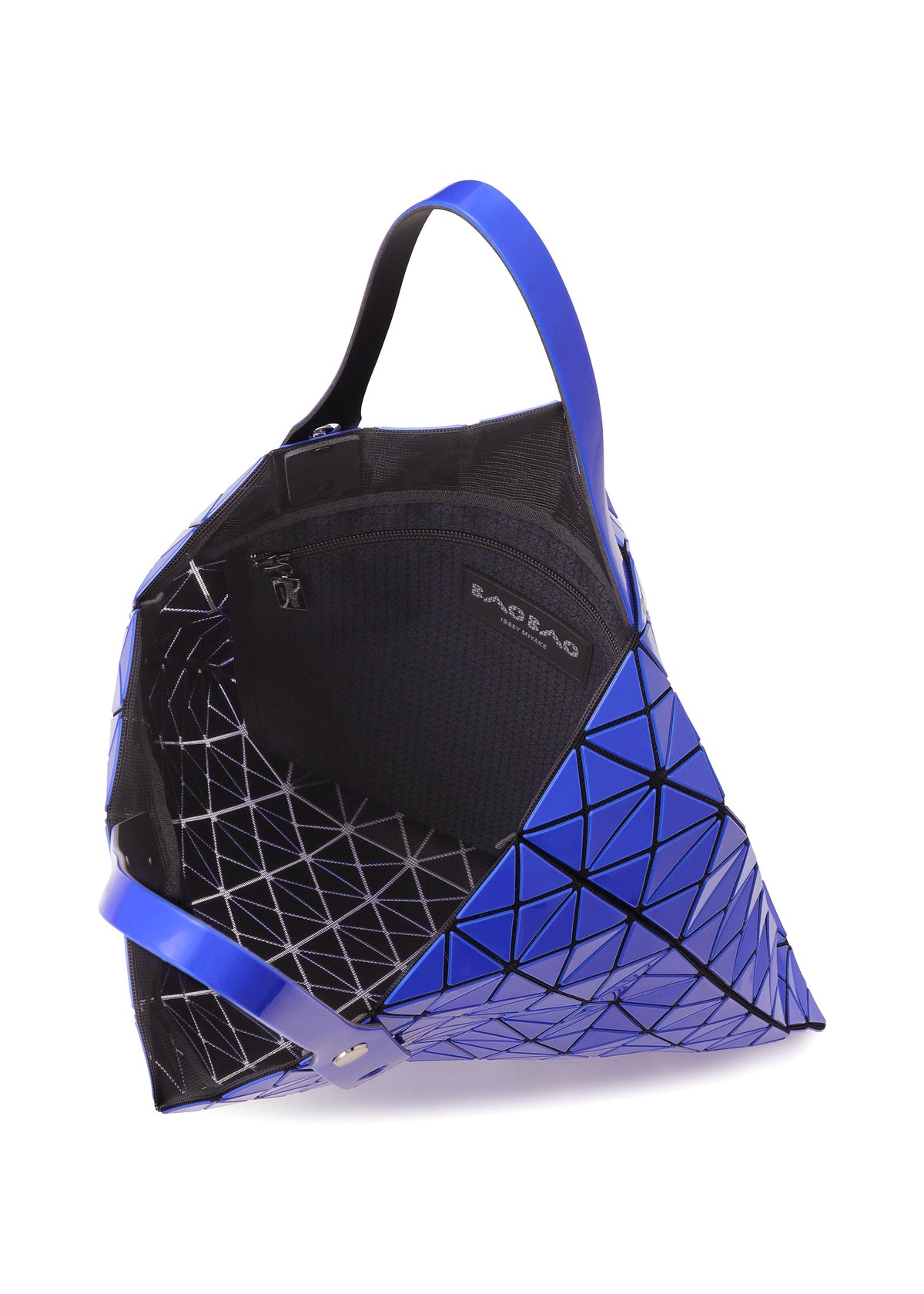 A detail shot of the BAO BAO ISSEY MIYAKE PRISM GLOSS tote bag.