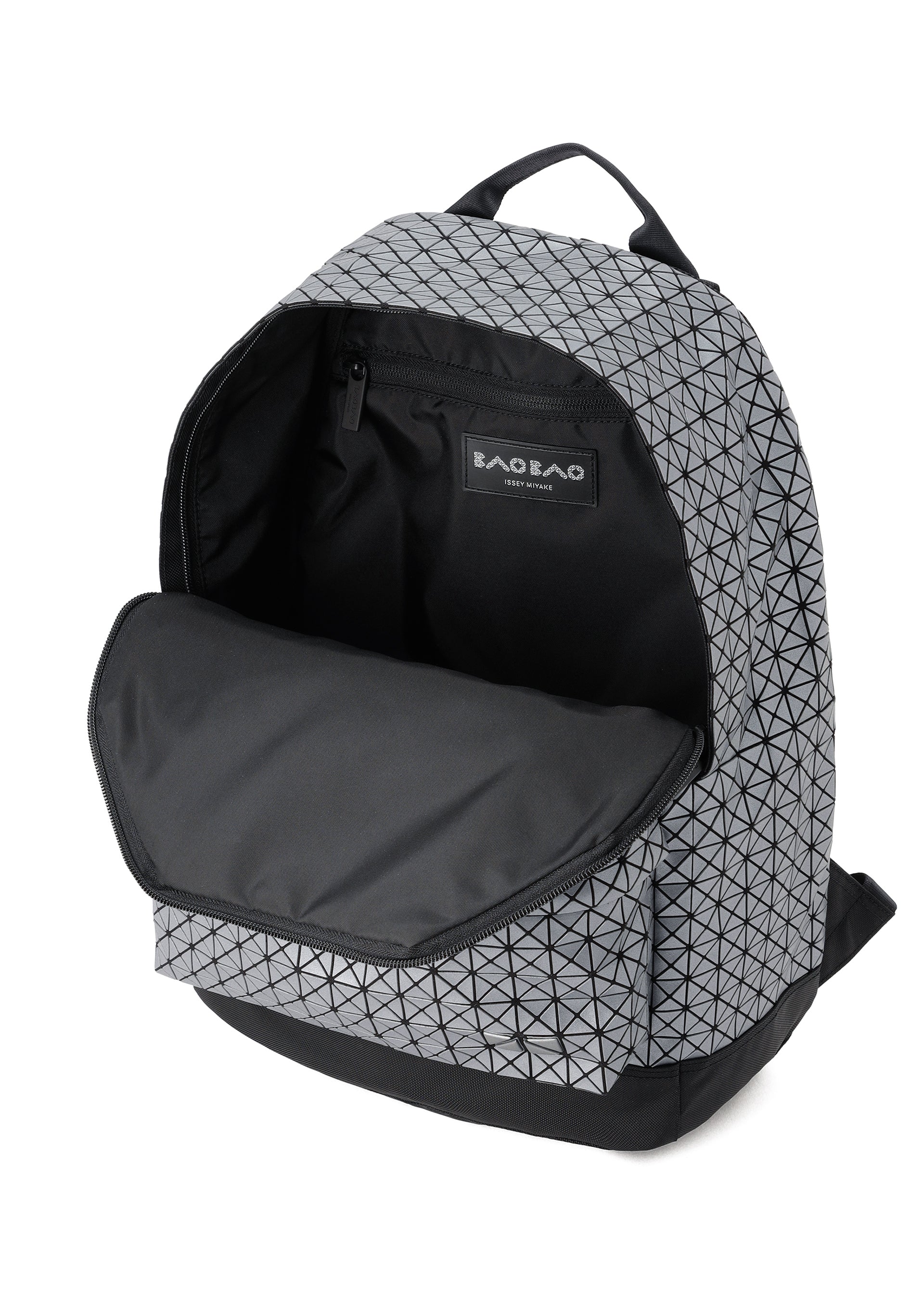 DAYPACK REFLECTOR Backpack Gunmetal – ISSEY MIYAKE EU