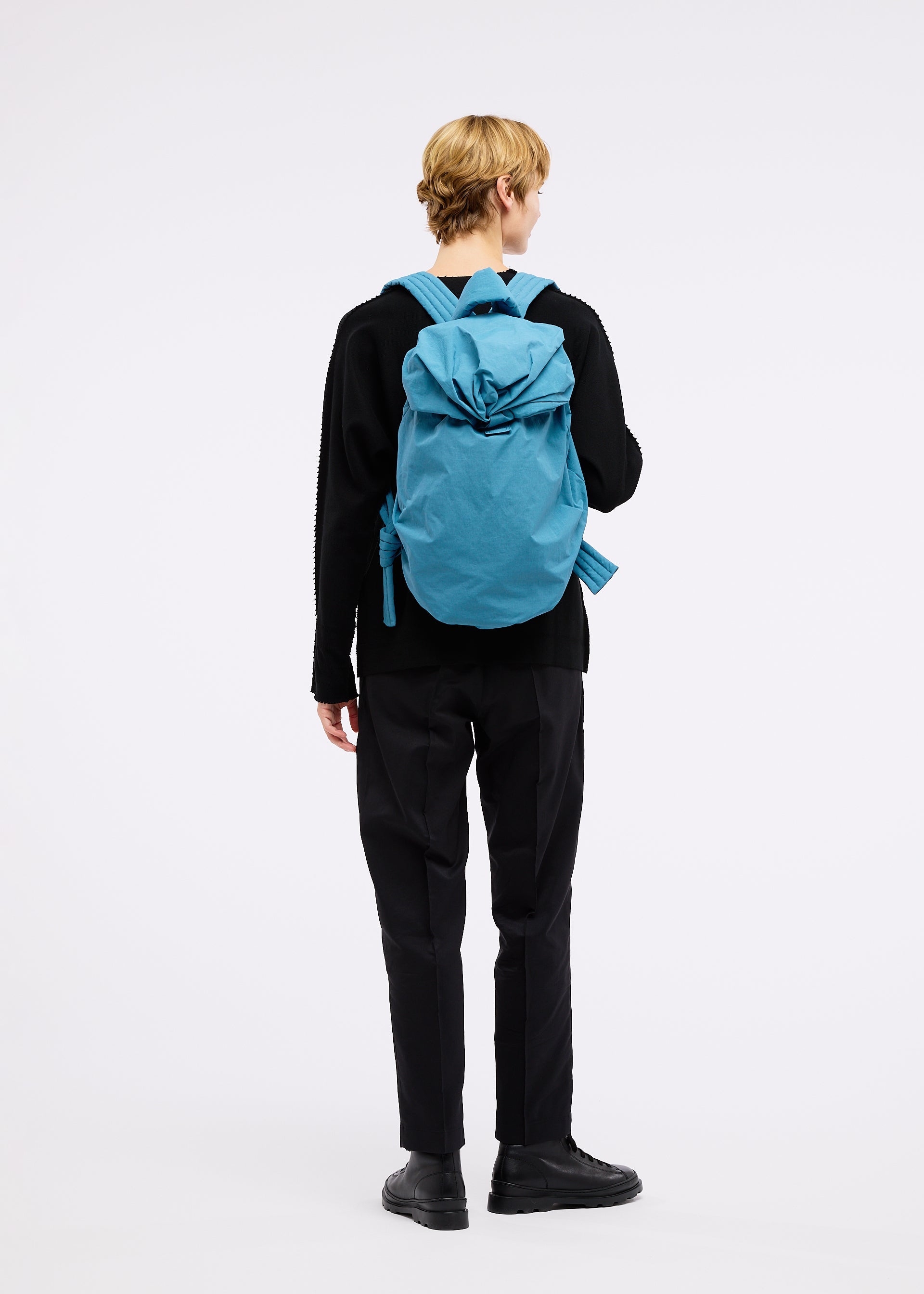 GOOD GOODS ISSEY MIYAKE FUWA FUWA バックパック FUWA FUWA Backpack Black – ISSEY MIYAKE EU