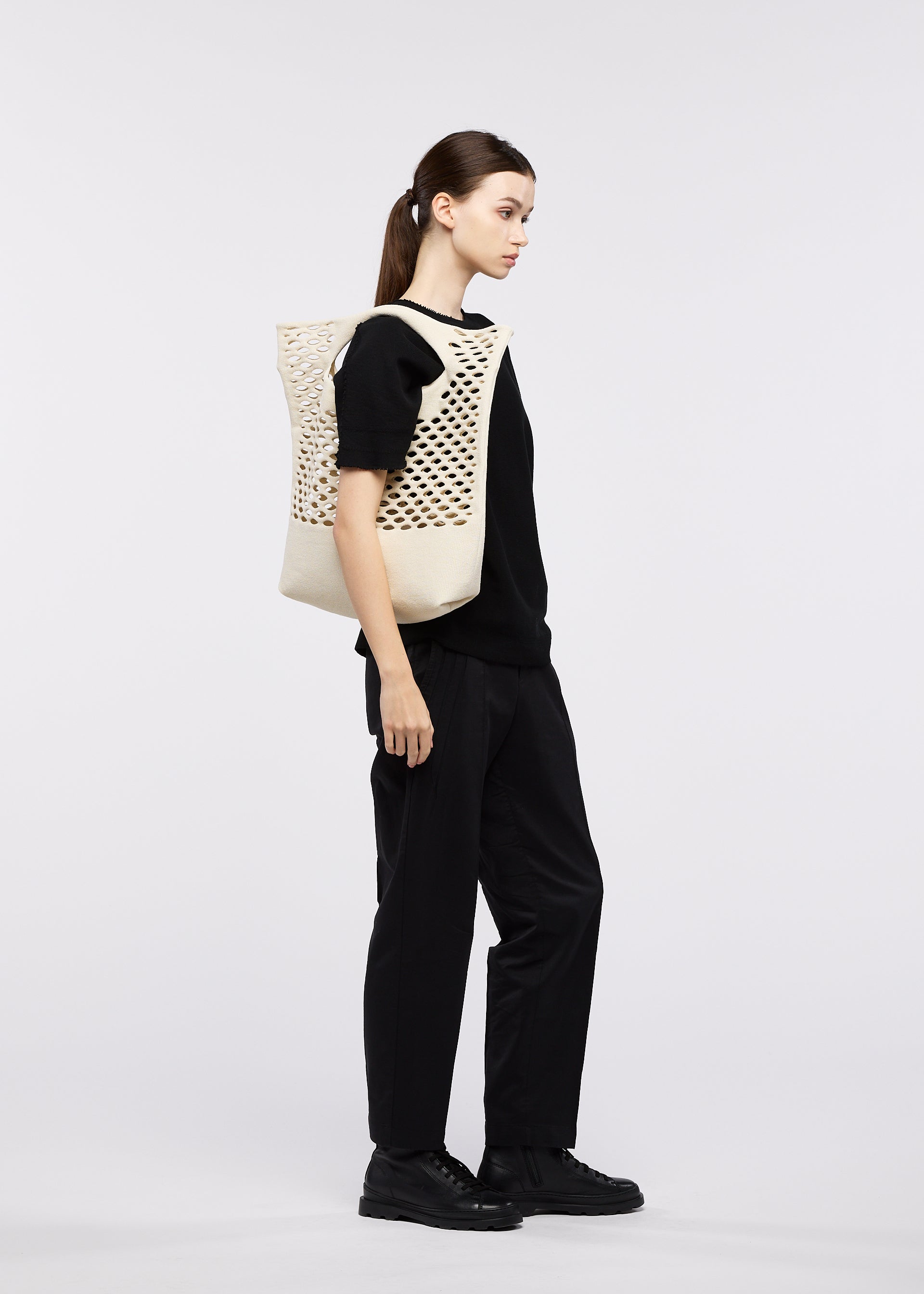 A model wears the GOOD GOODS ISSEY MIYAKE MOKKO WASHI mokko-washi-2.