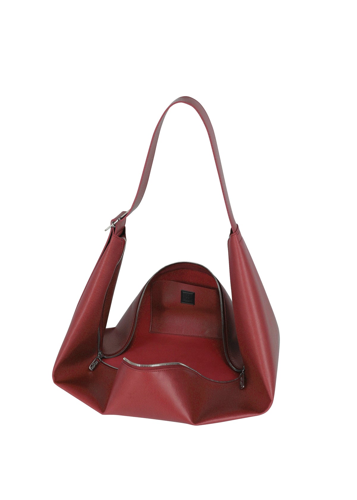 A detail shot of the GOOD GOODS ISSEY MIYAKE LEAF bag.
