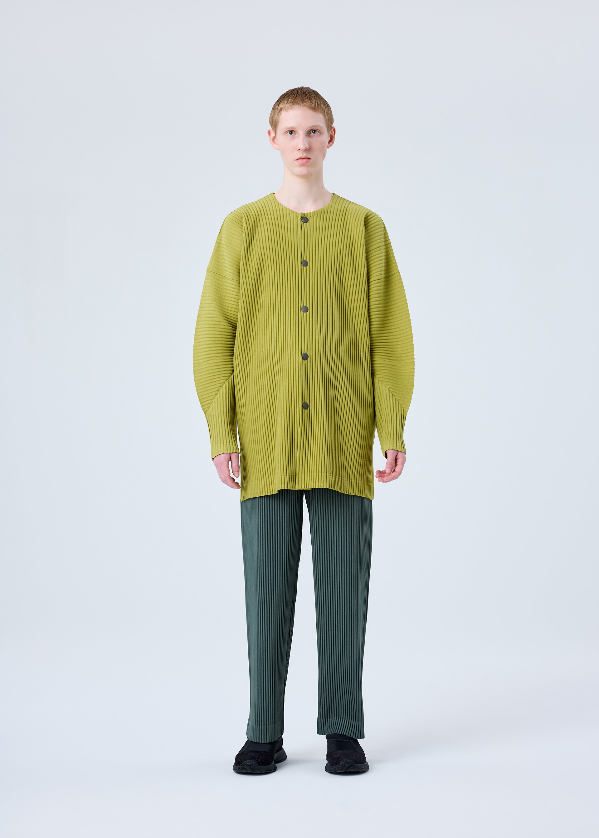 MC OCTOBER Trousers Moss Green – ISSEY MIYAKE EU