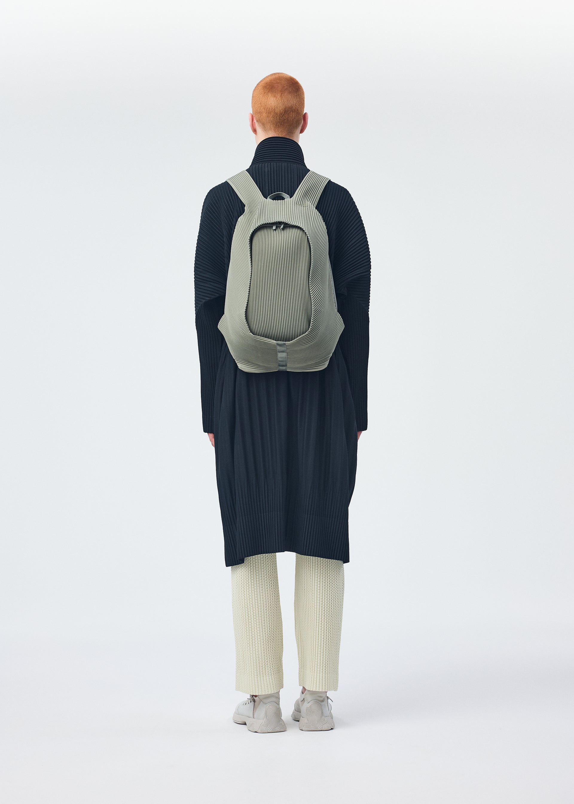 PLEATS BACKPACK Backpack Black – ISSEY MIYAKE EU