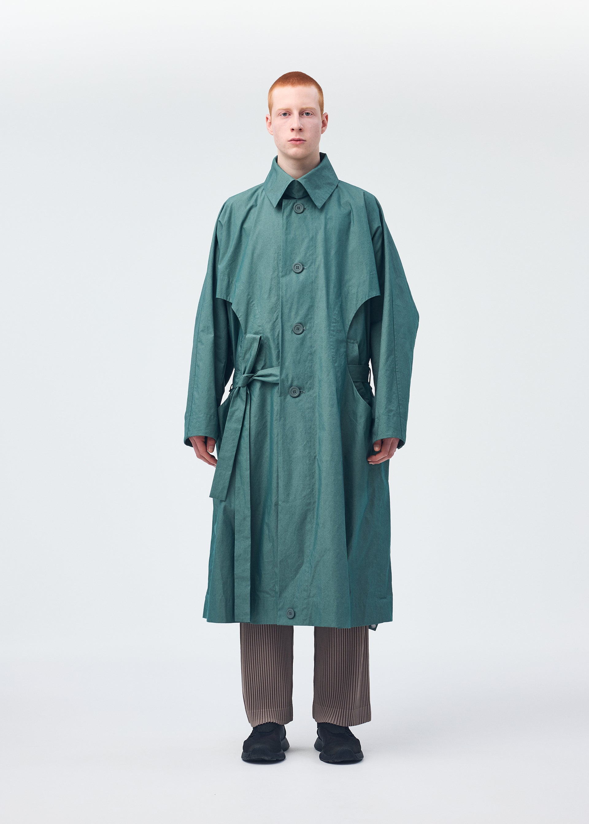 CAVITY COAT Coat Black – ISSEY MIYAKE EU