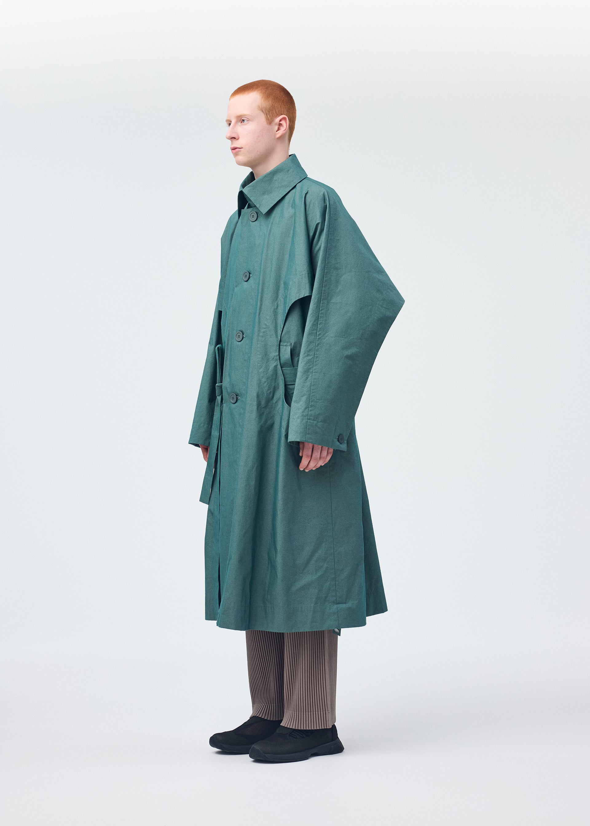 CAVITY COAT Coat Black – ISSEY MIYAKE EU