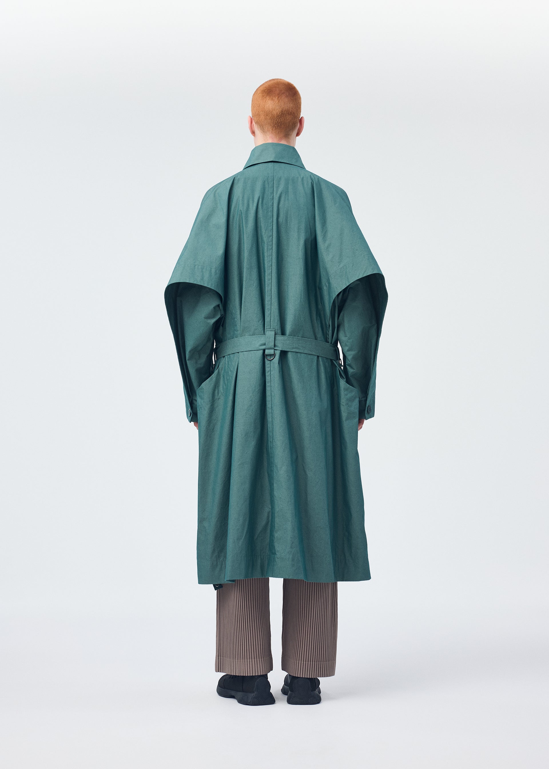 CAVITY COAT Coat Black – ISSEY MIYAKE EU