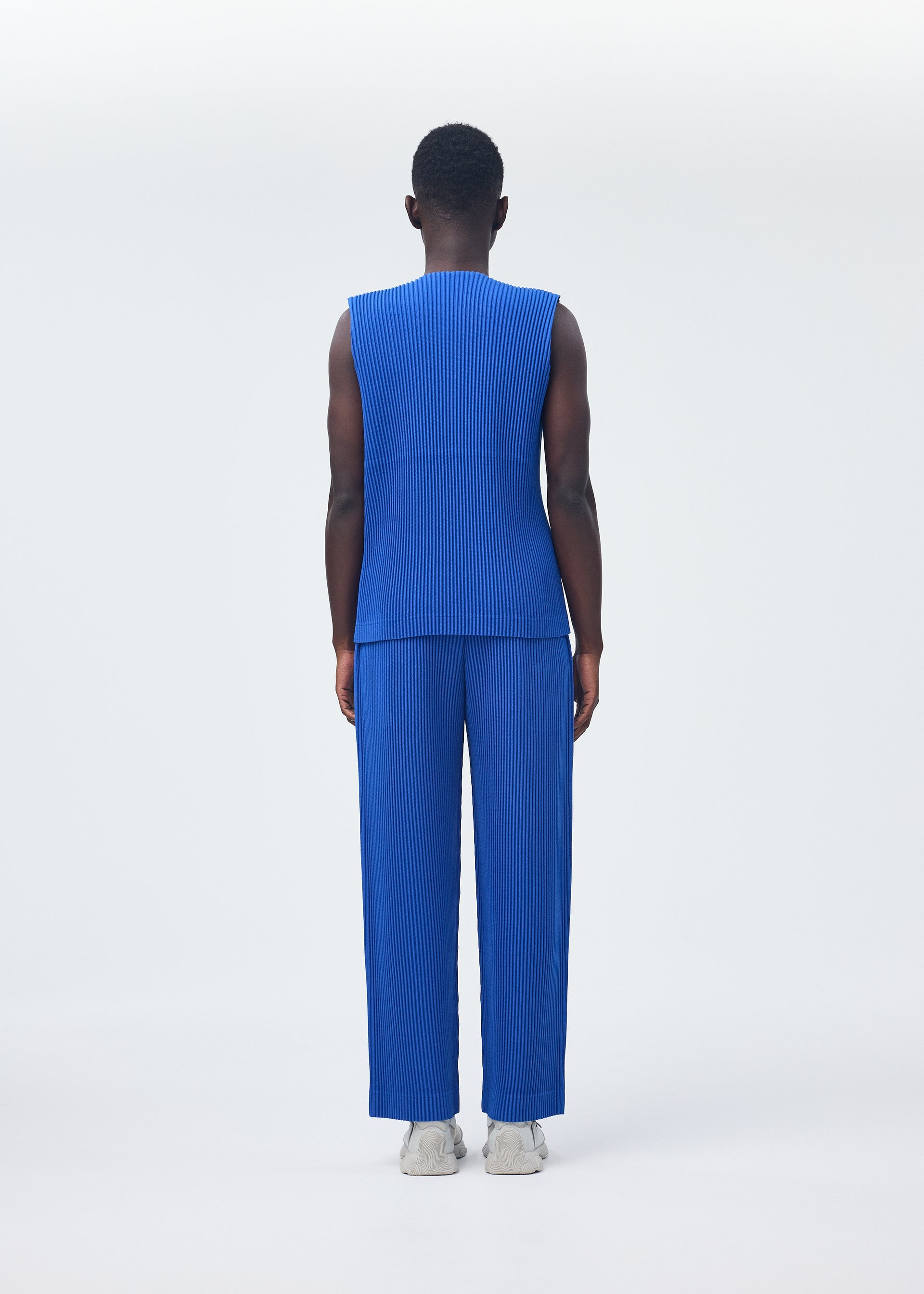 KERSEY PLEATS Vest Black – ISSEY MIYAKE EU