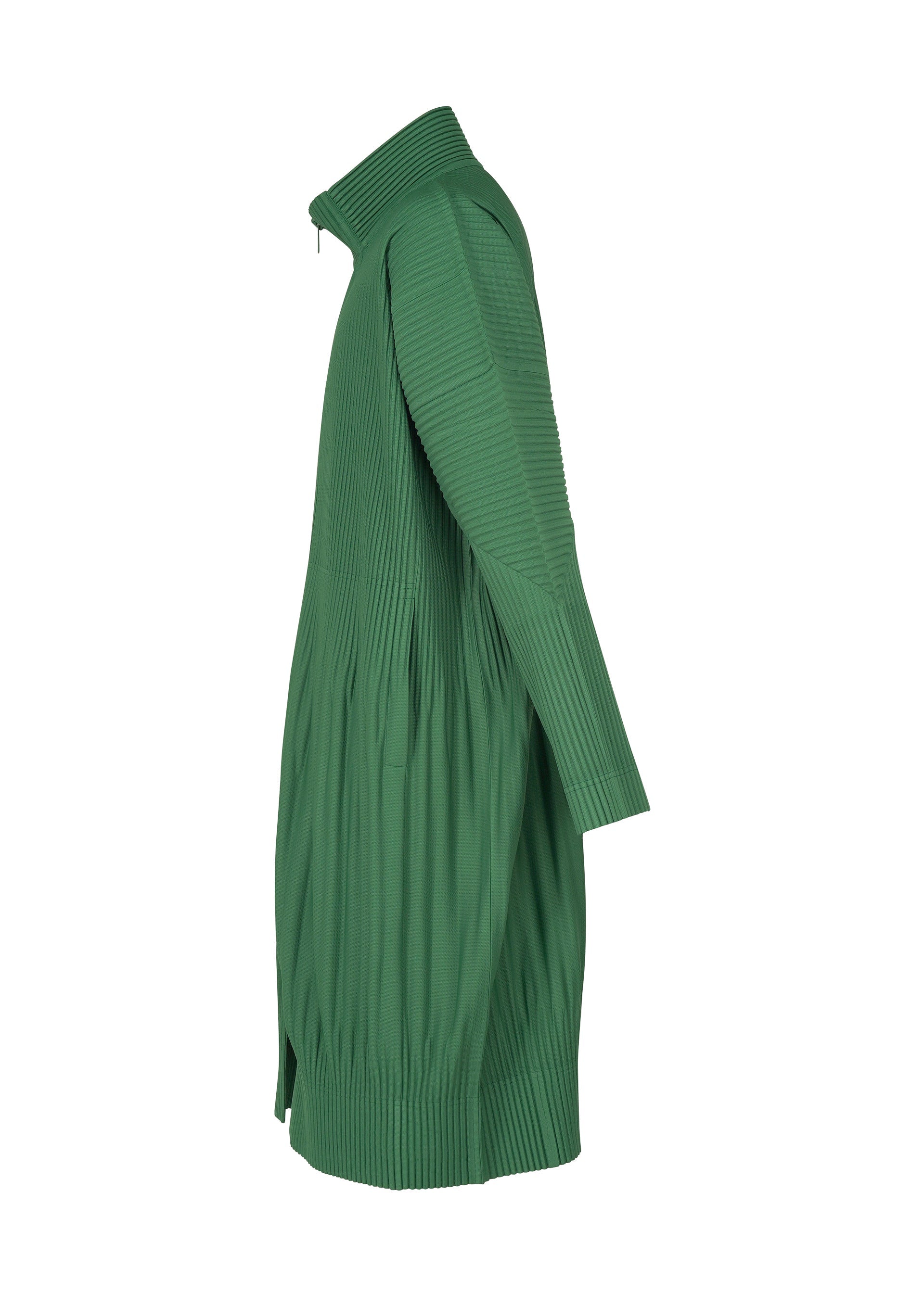 A detail shot of the Homme Plisse Issey Miyake MONTHLY COLORS : NOVEMBER coat.