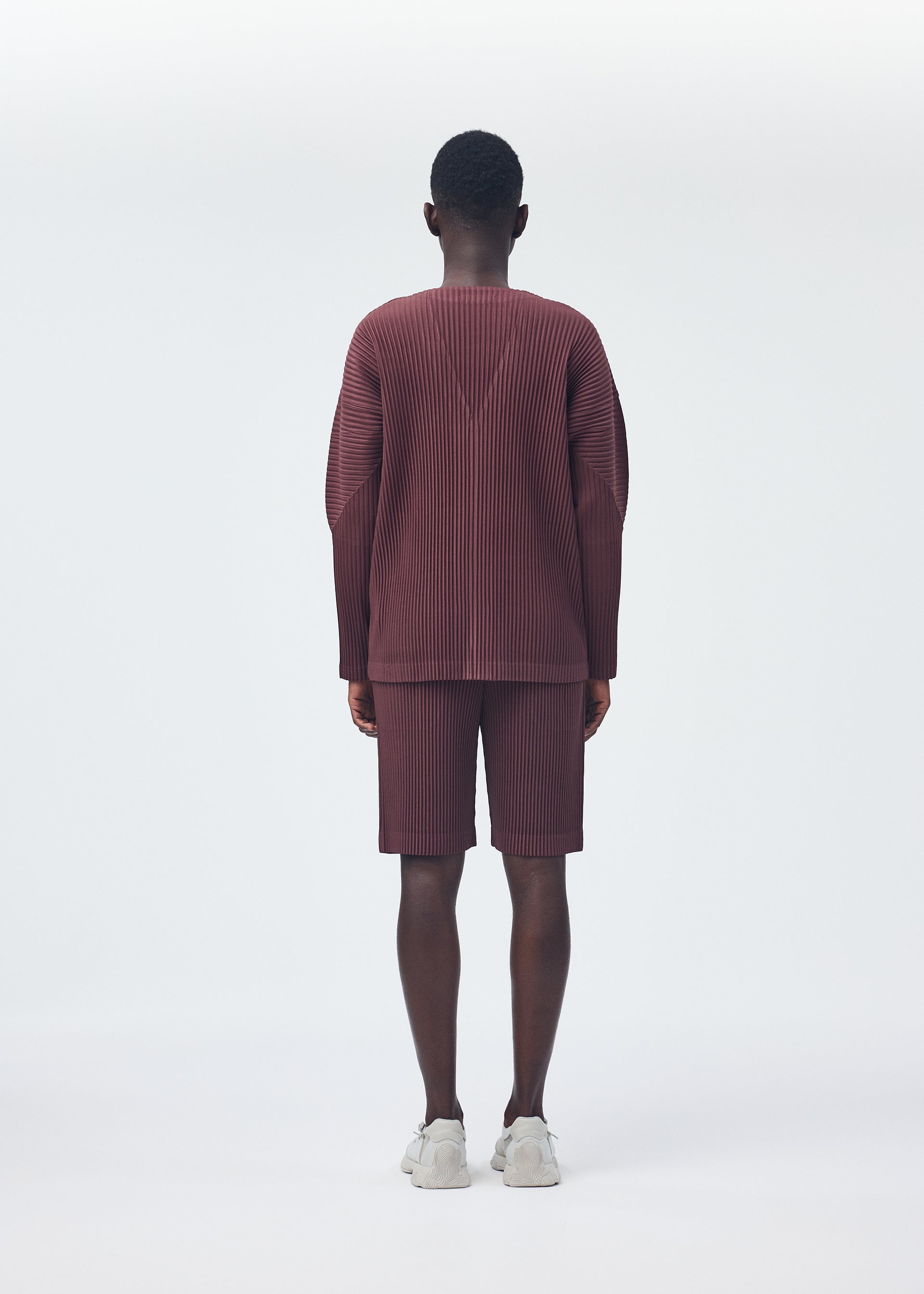 COLOR PLEATS Trousers Edge Brown – ISSEY MIYAKE EU