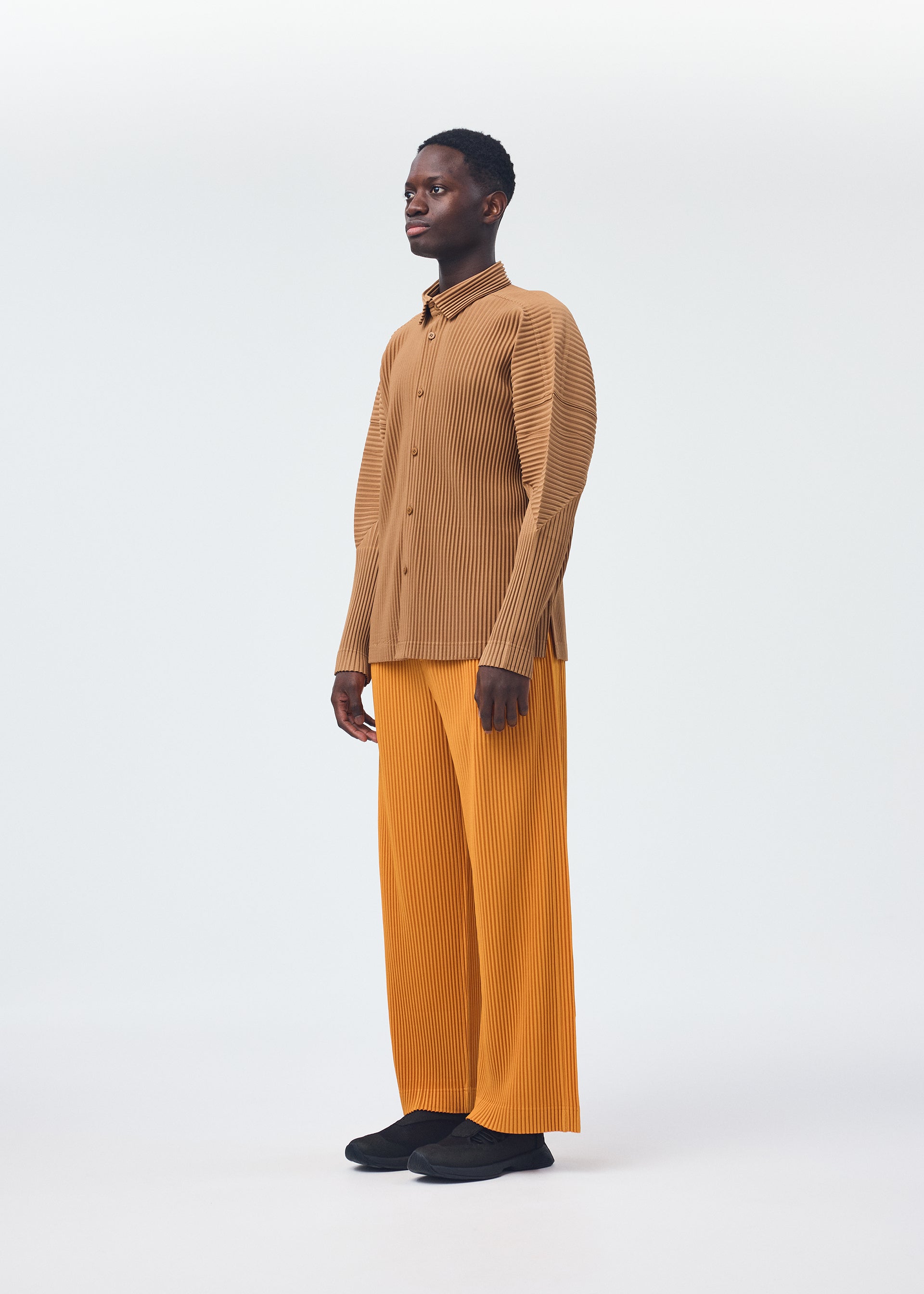 MONTHLY COLORS : OCTOBER Shirt Wavellite Green – ISSEY MIYAKE EU