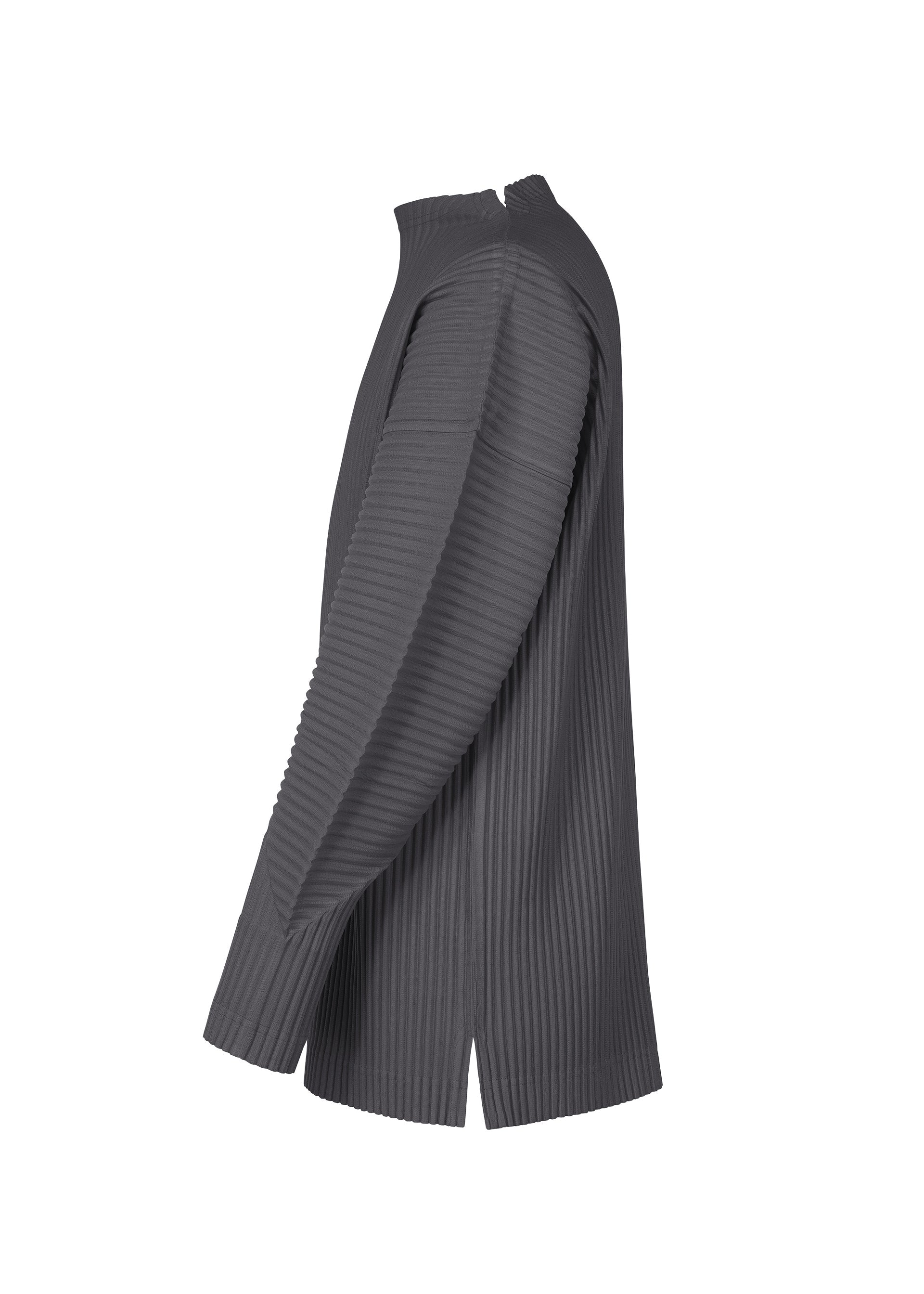 A detail shot of the Homme Plisse Issey Miyake MONTHLY COLORS : DECEMBER prêt à porter.