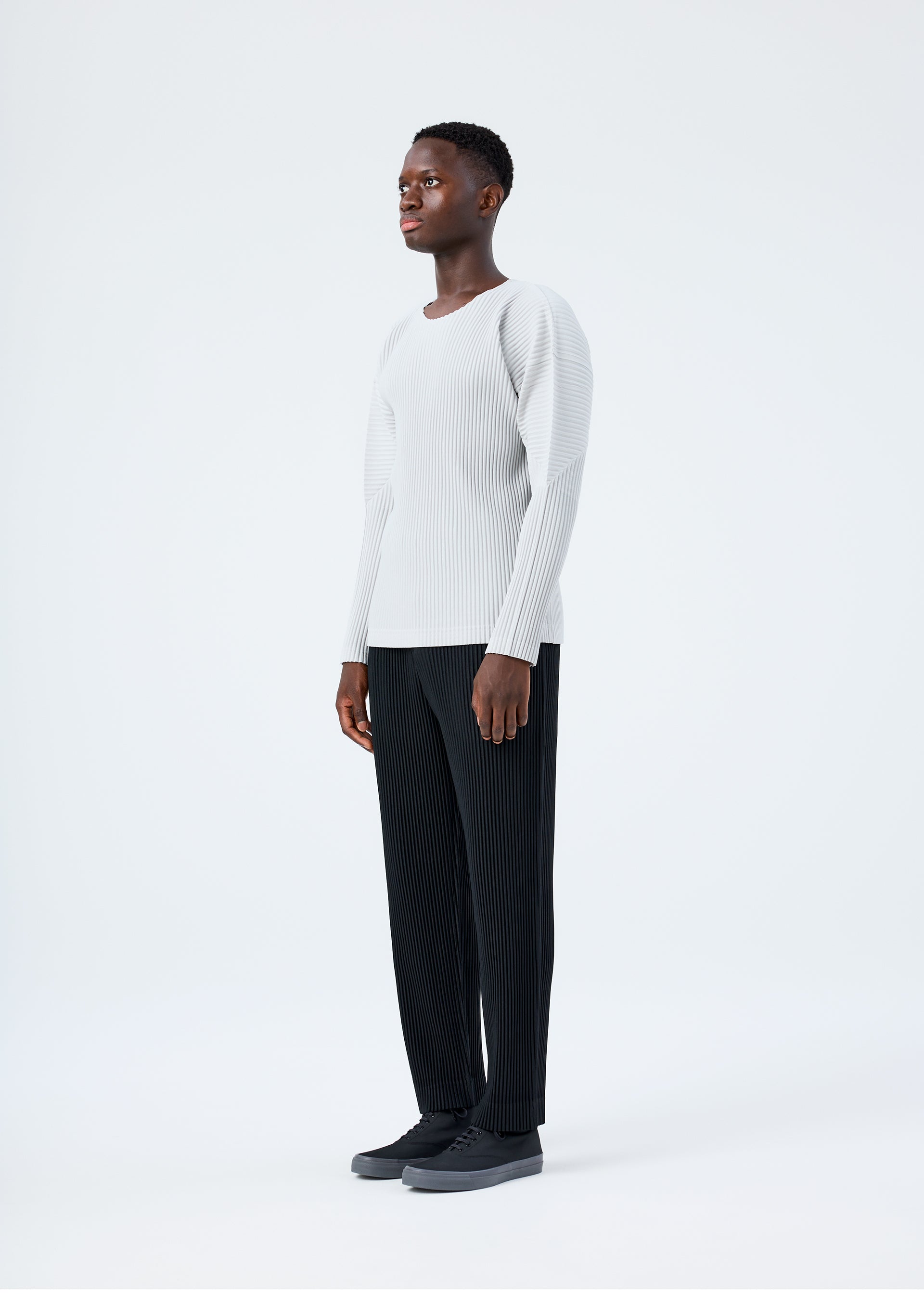BASICS T-shirt Black – ISSEY MIYAKE EU