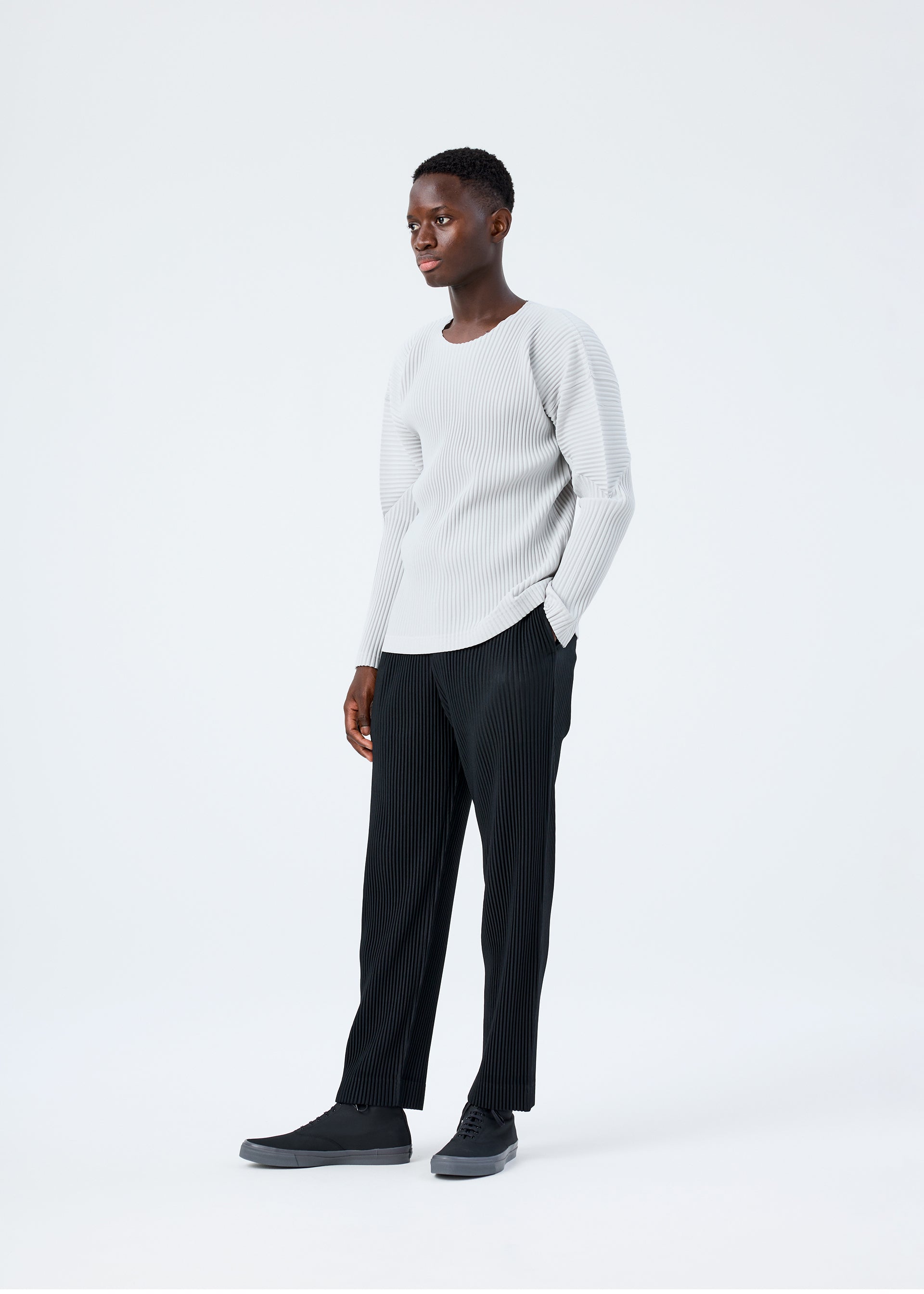 BASICS T-shirt Navy – ISSEY MIYAKE EU