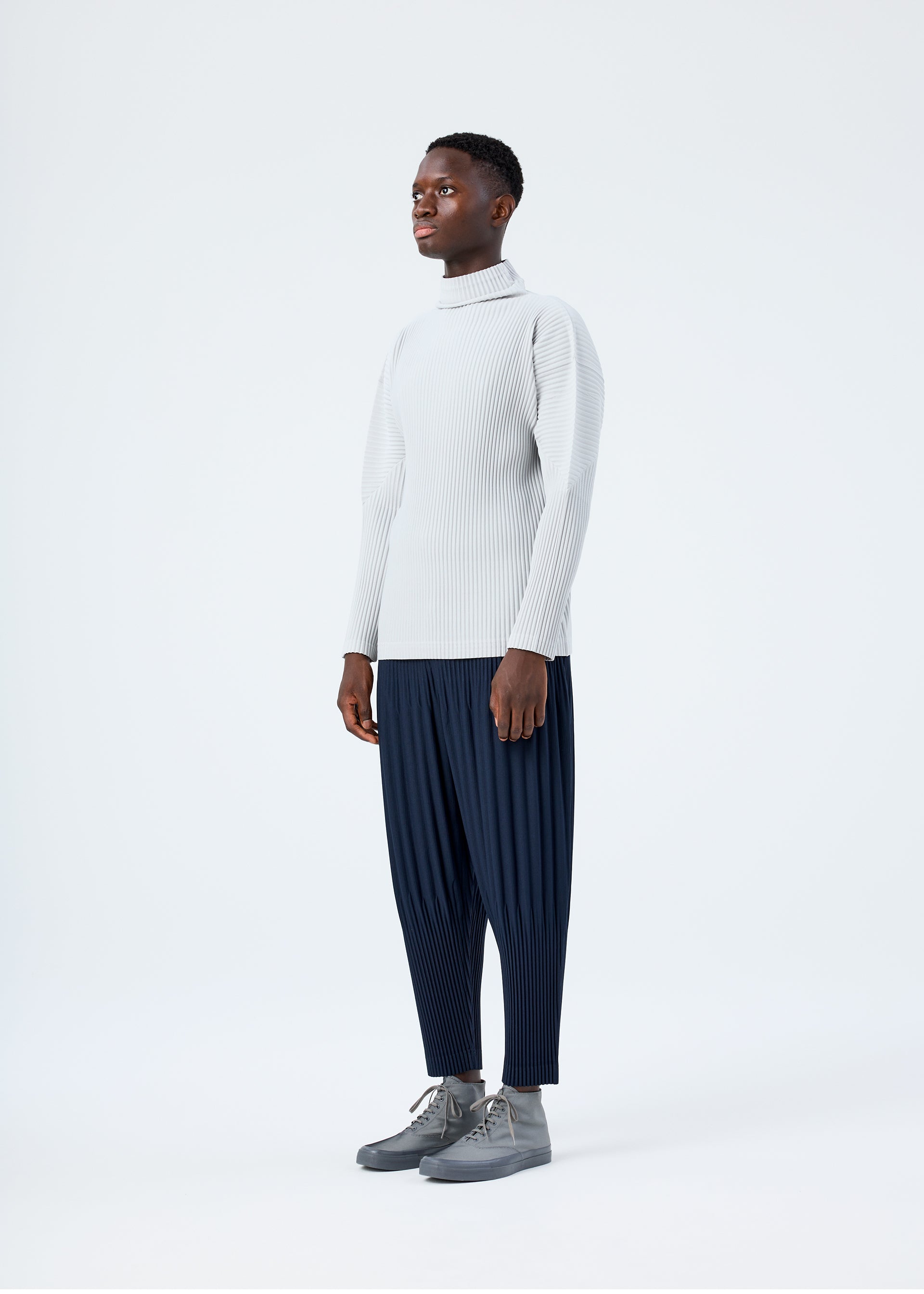 BASICS T-shirt Black – ISSEY MIYAKE EU