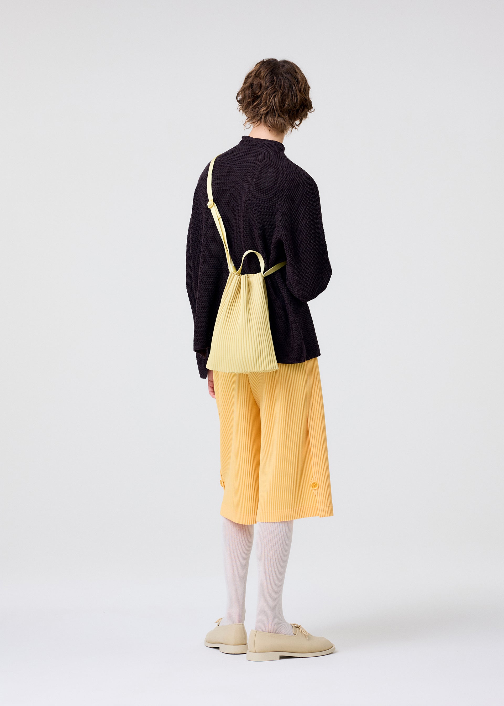 DRAWSTRING PLEATS BAG Crossbody Black – ISSEY MIYAKE EU