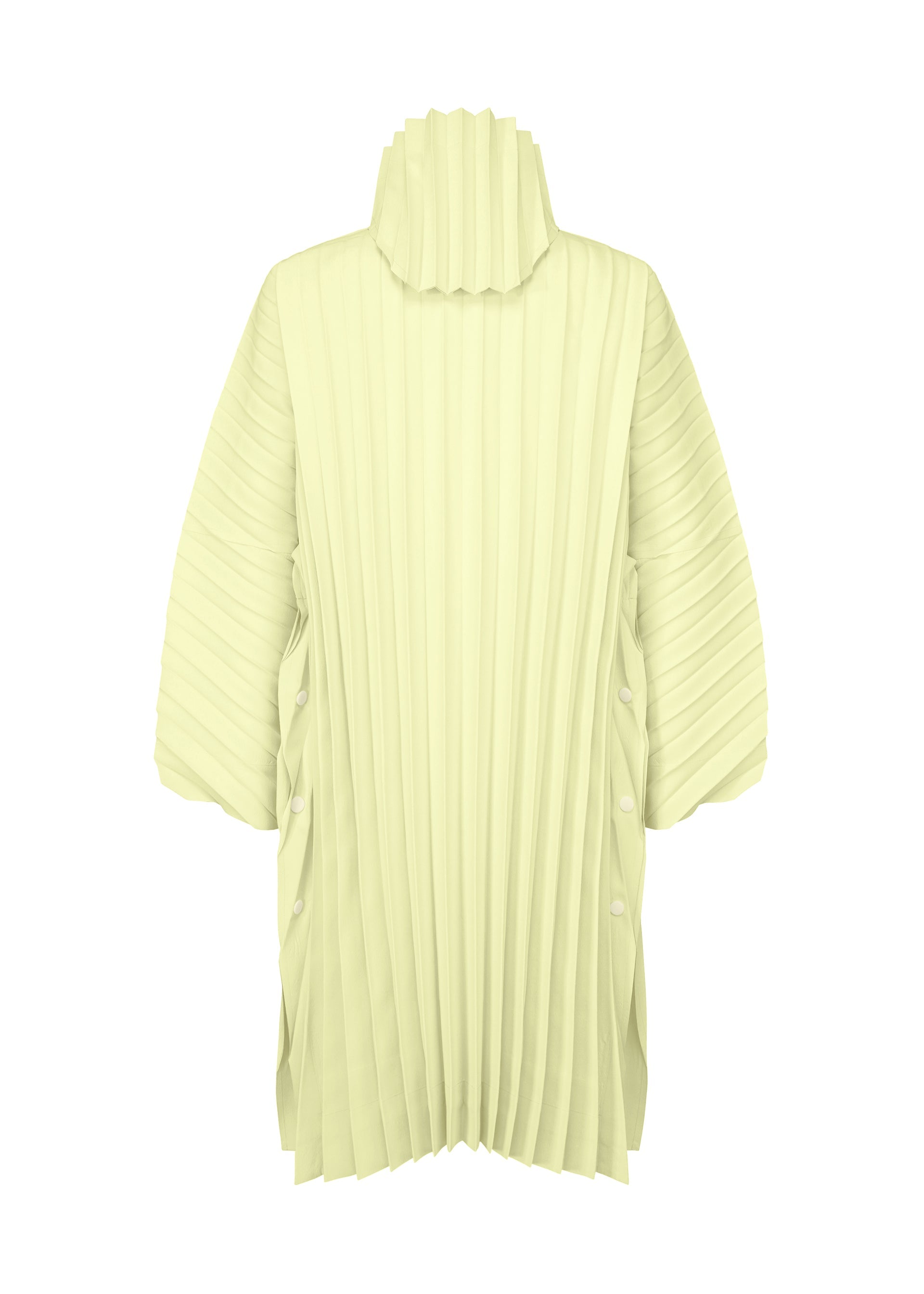 A detail shot of the HOMME PLISSE ISSEY MIYAKE EDGE COAT LIGHT prêt à porter.