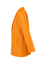 A detail shot of the HOMME PLISSE ISSEY MIYAKE EDGE ENSEMBLE prêt à porter.